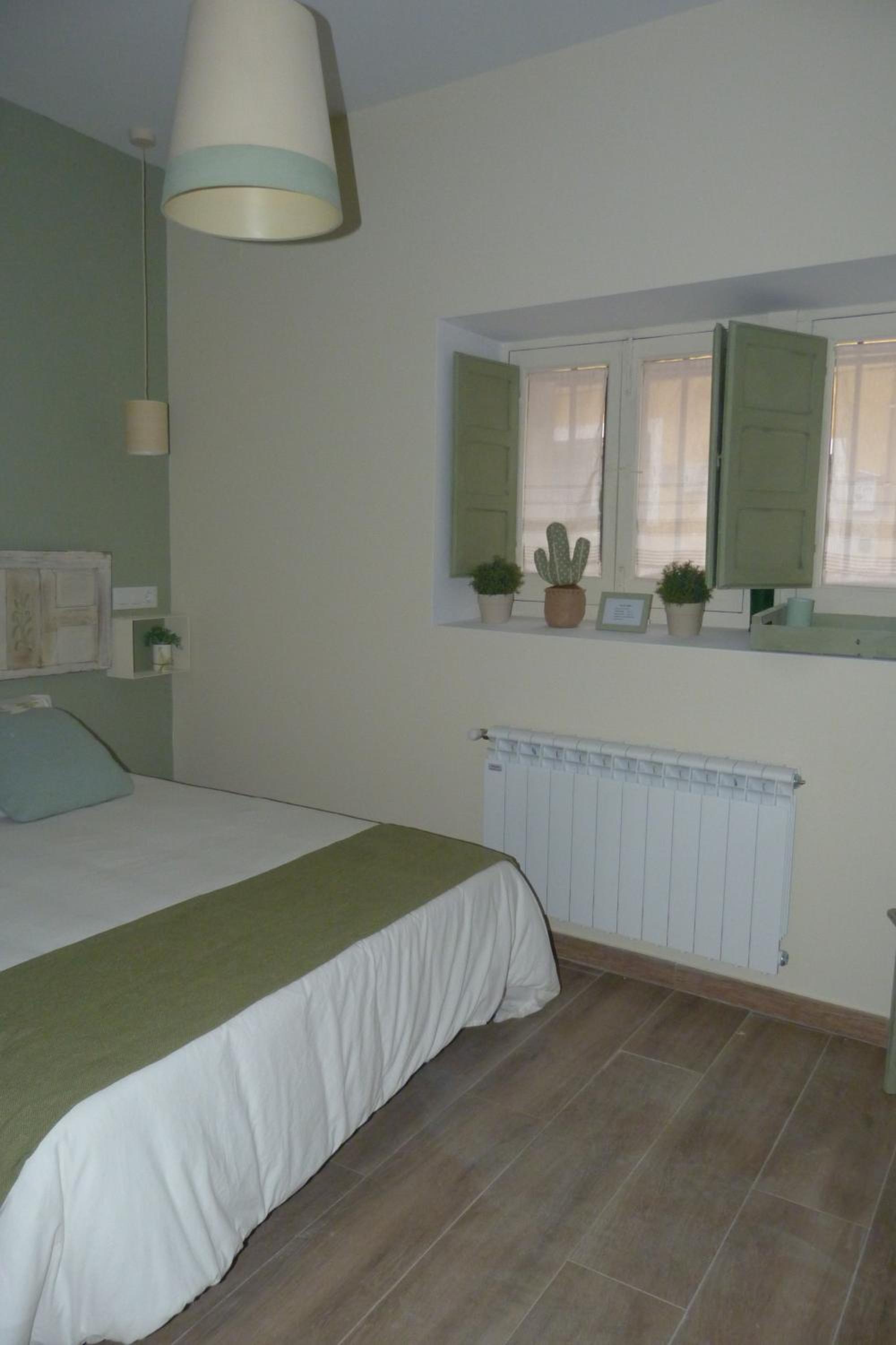 Double Room - Photo 9