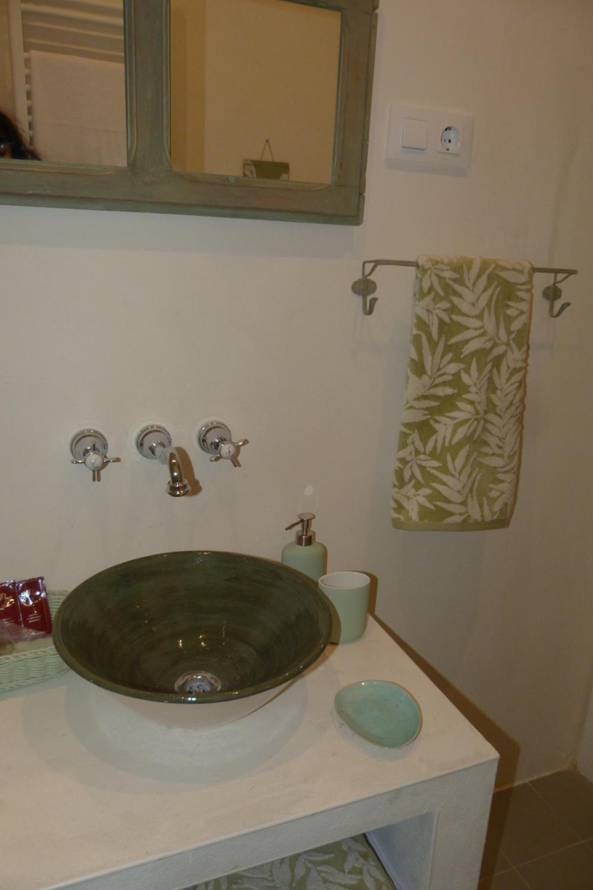 Double Room - Photo 5