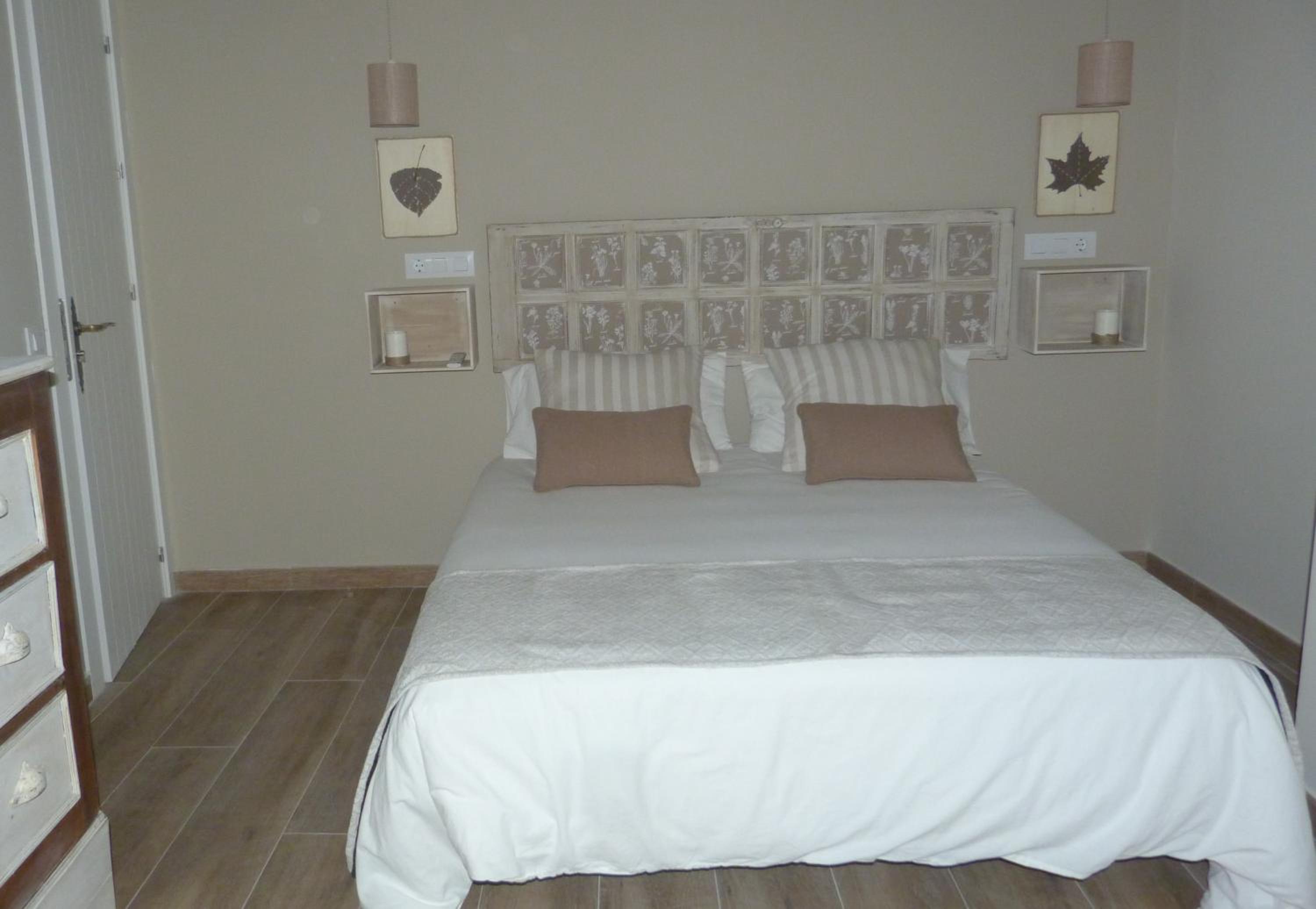 Double Room - Photo 14