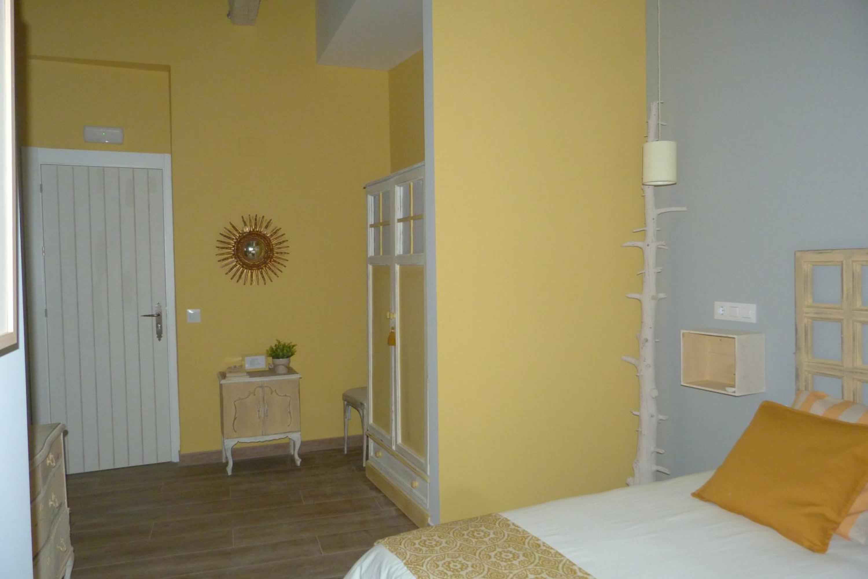 Twin Room - Photo 8