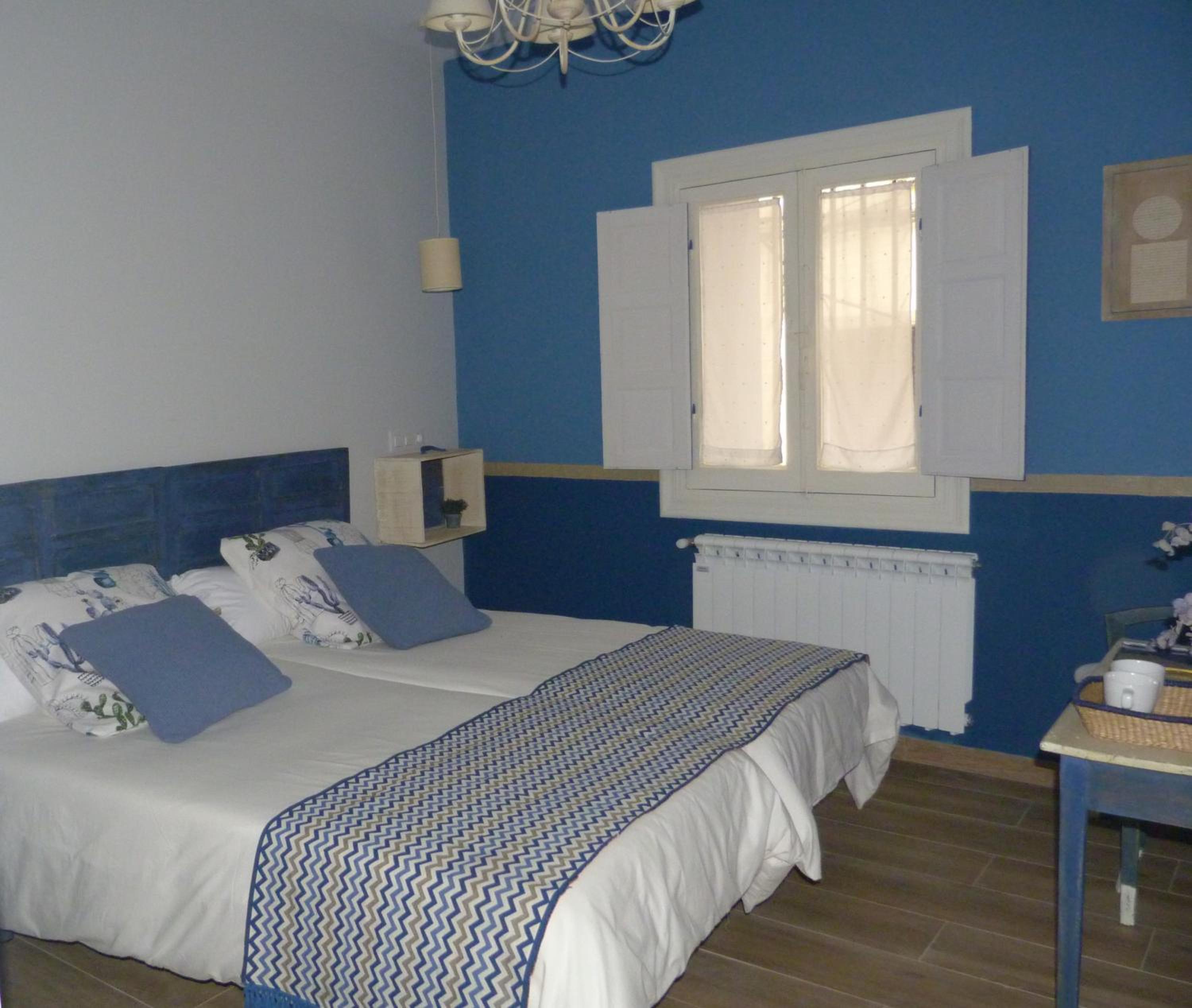 Twin Room - Photo 4