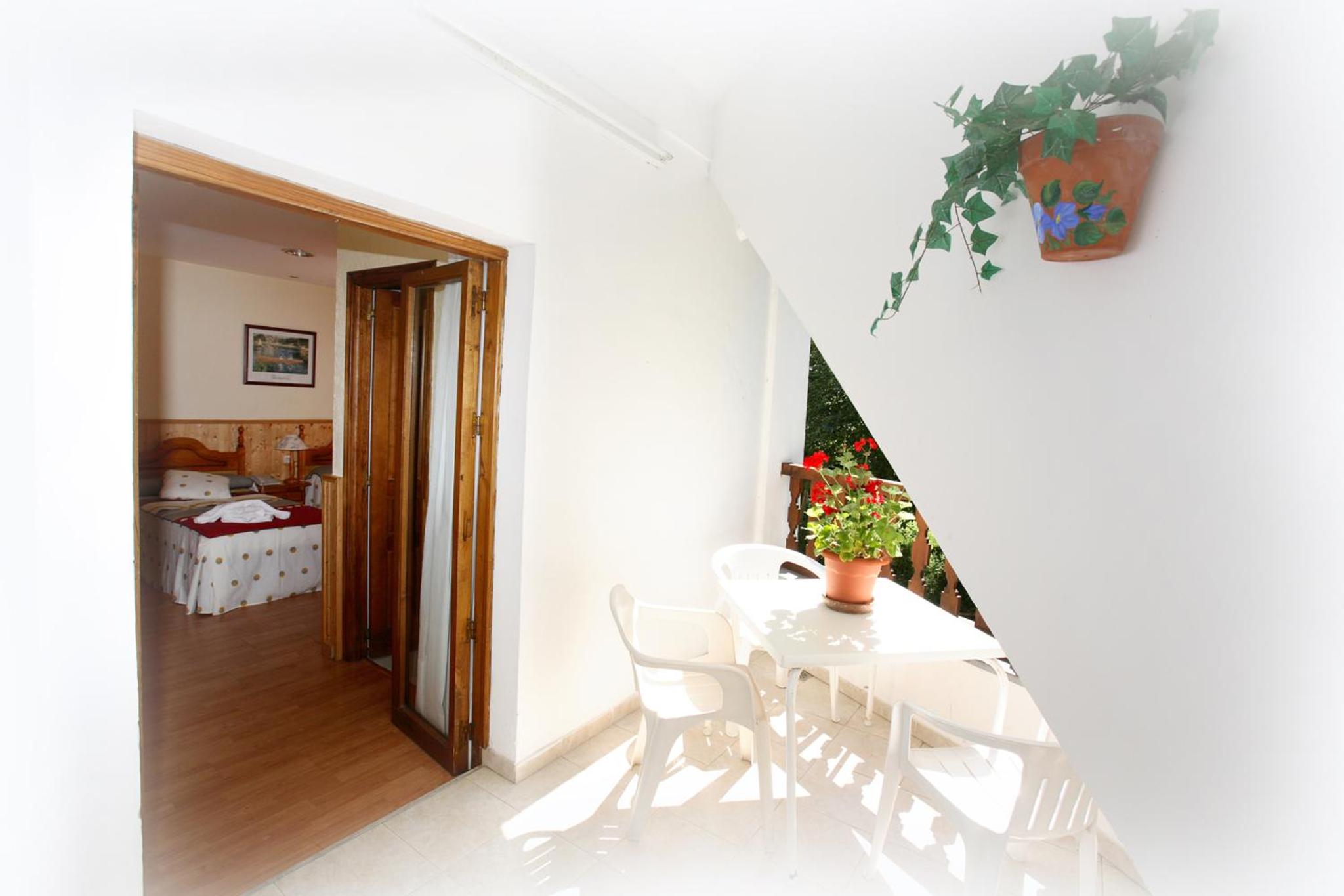 Double or Twin Room - Photo 27