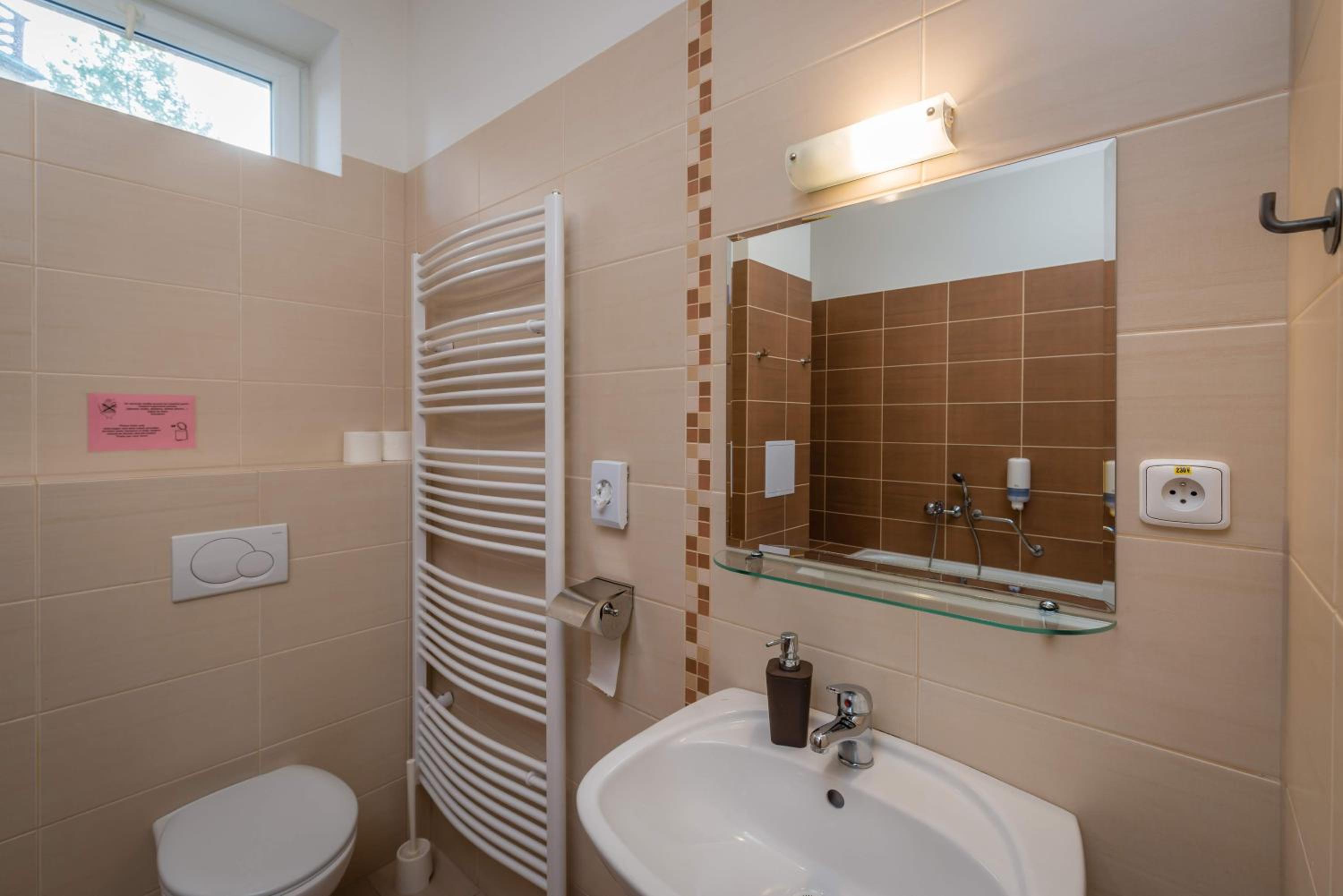 Apartment - Disability Access - Photo 5