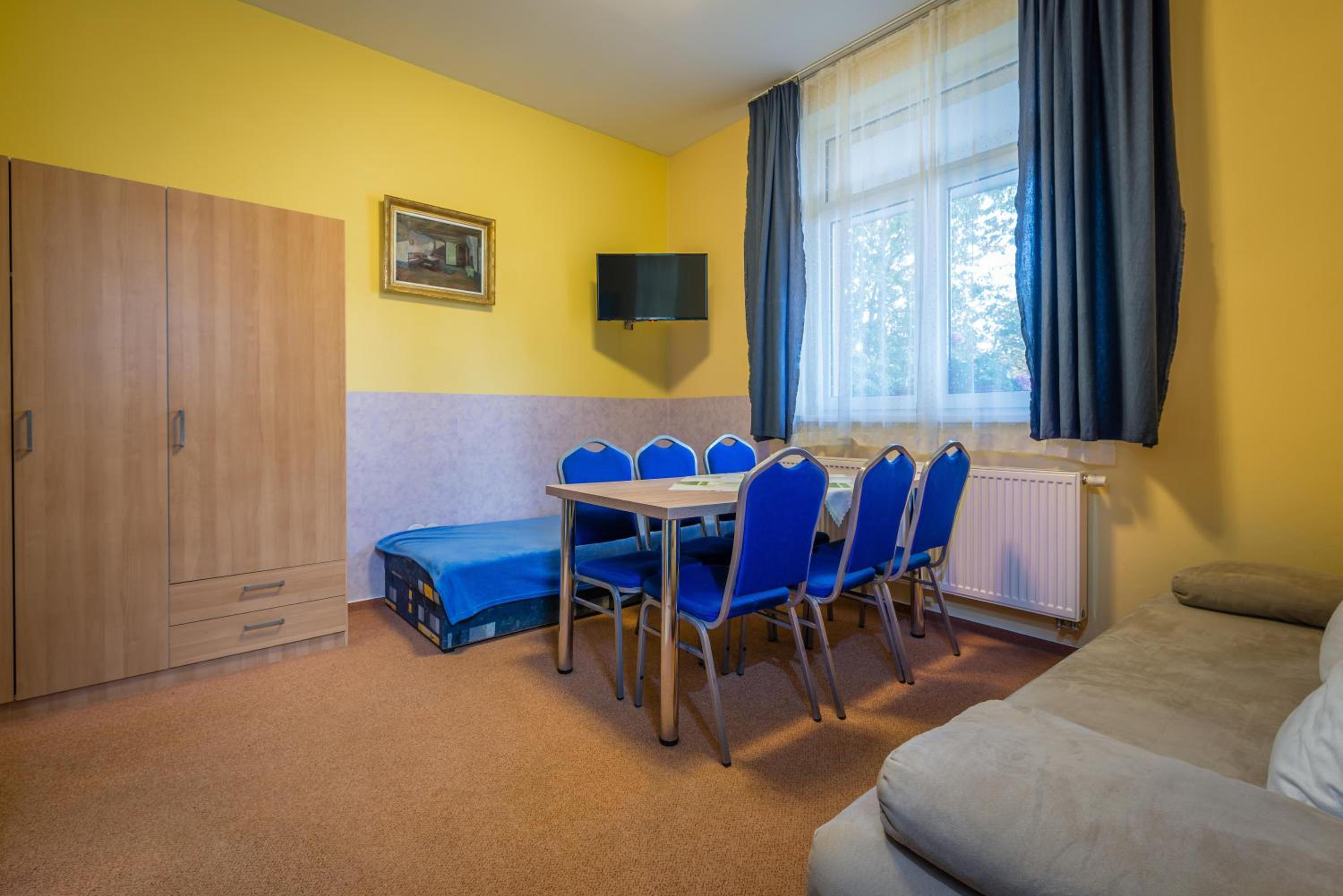 Apartment - Disability Access - Photo 3