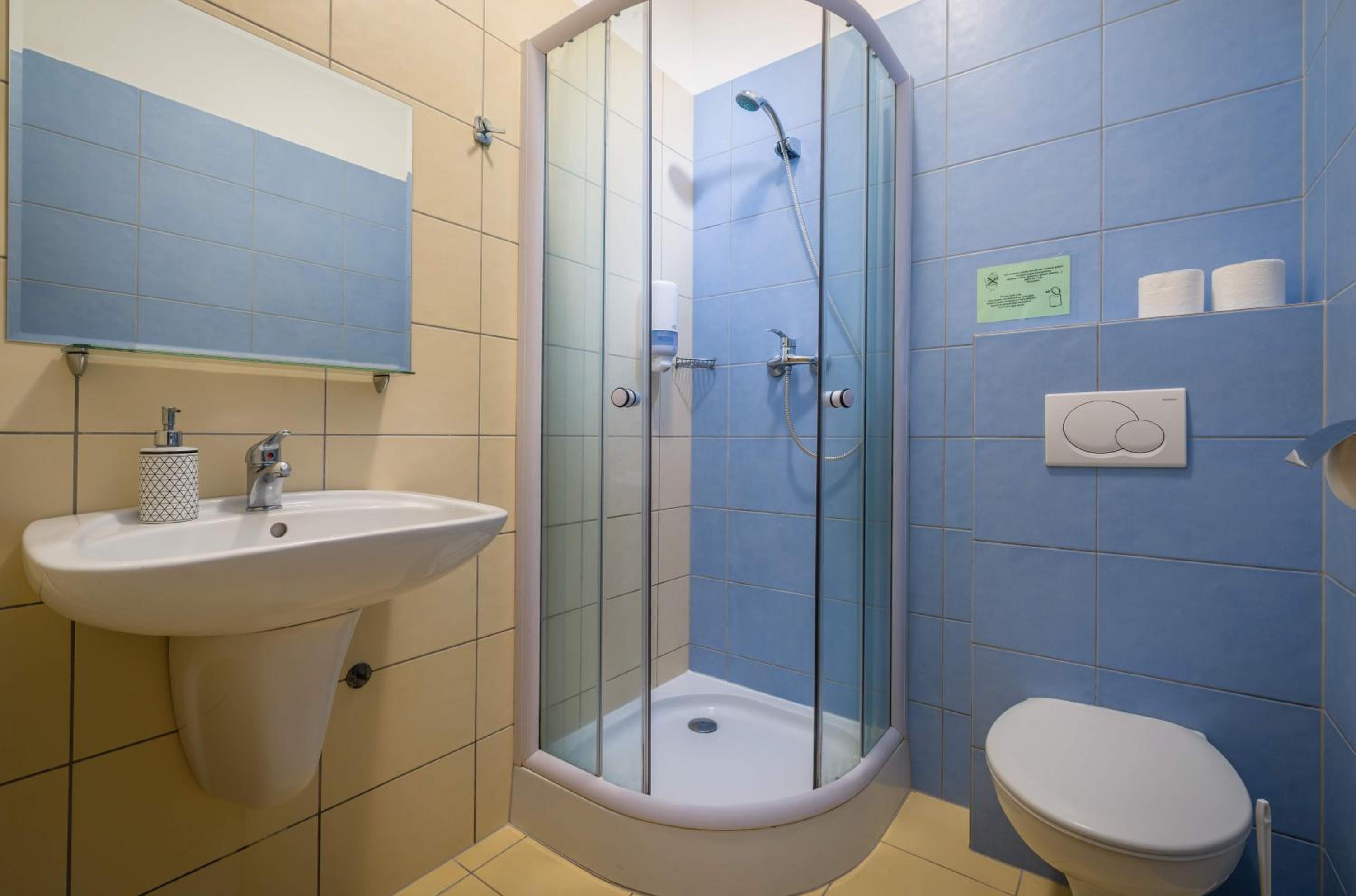Deluxe Studio Apartment - Photo 5