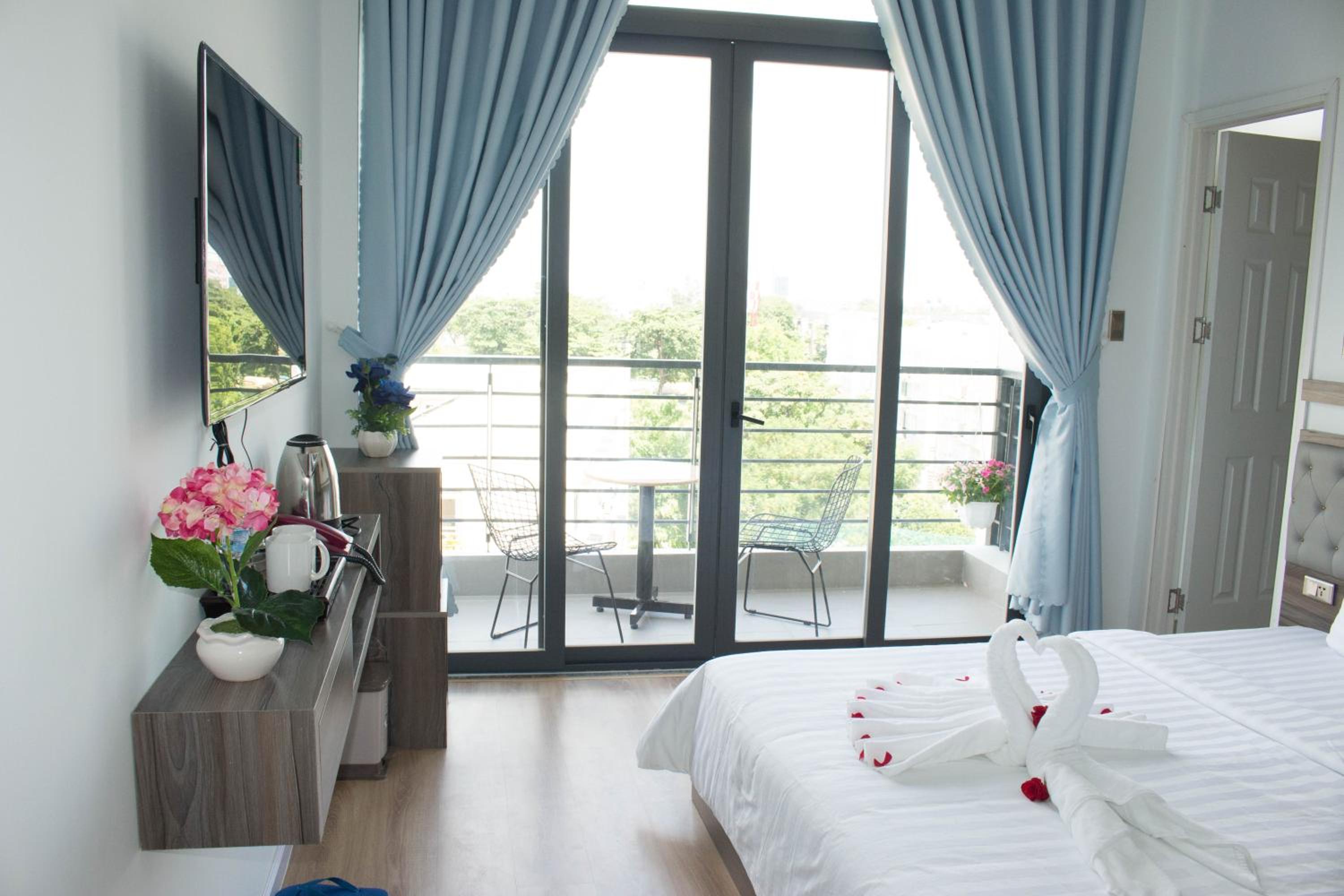 King Room with Balcony