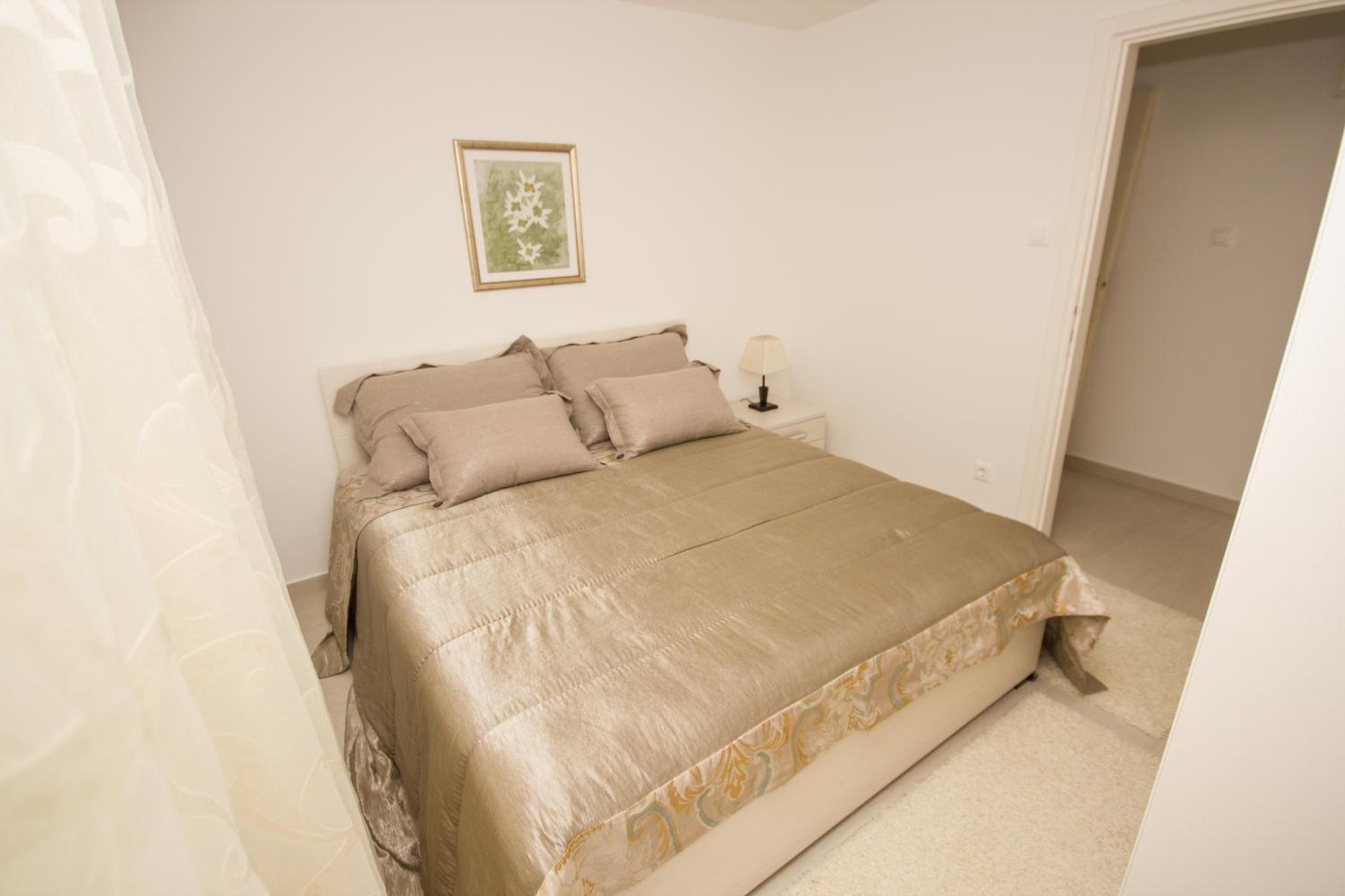 Two-Bedroom Apartment with Terrace and Garden View