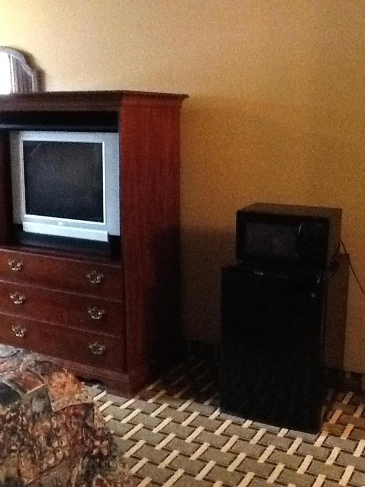 King Room - Non-Smoking - Photo 5