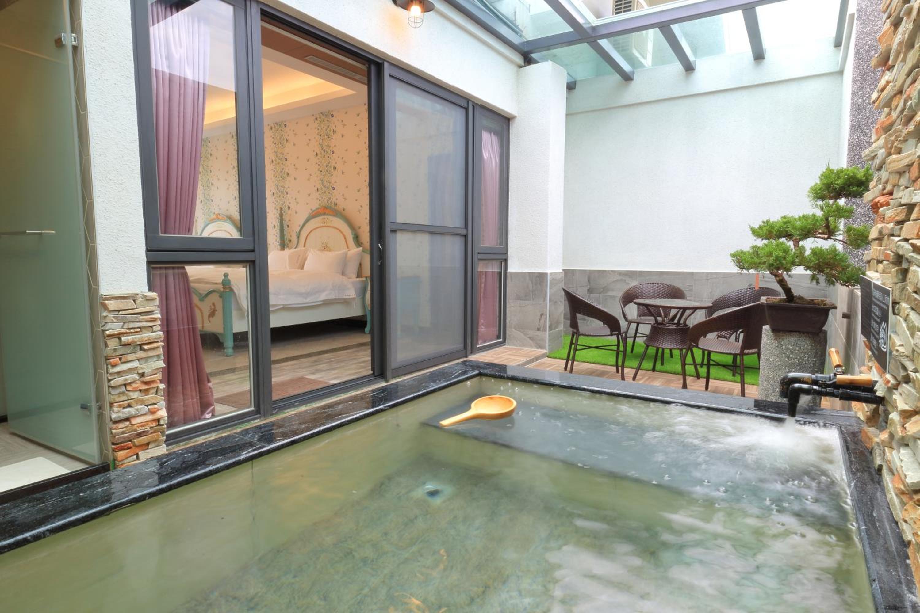 Quadruple Room with Balcony photo 2