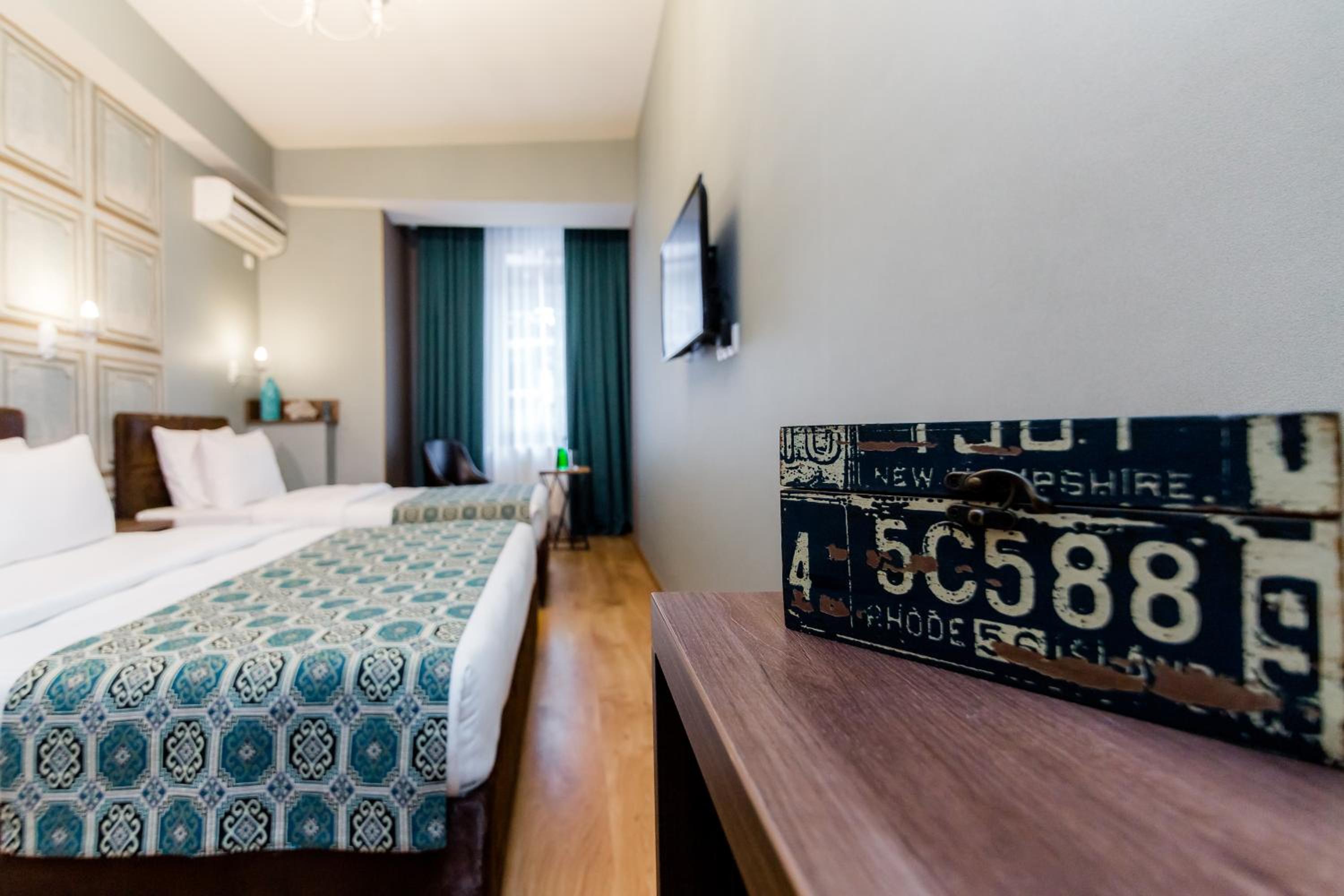 Economy Triple Room photo 1
