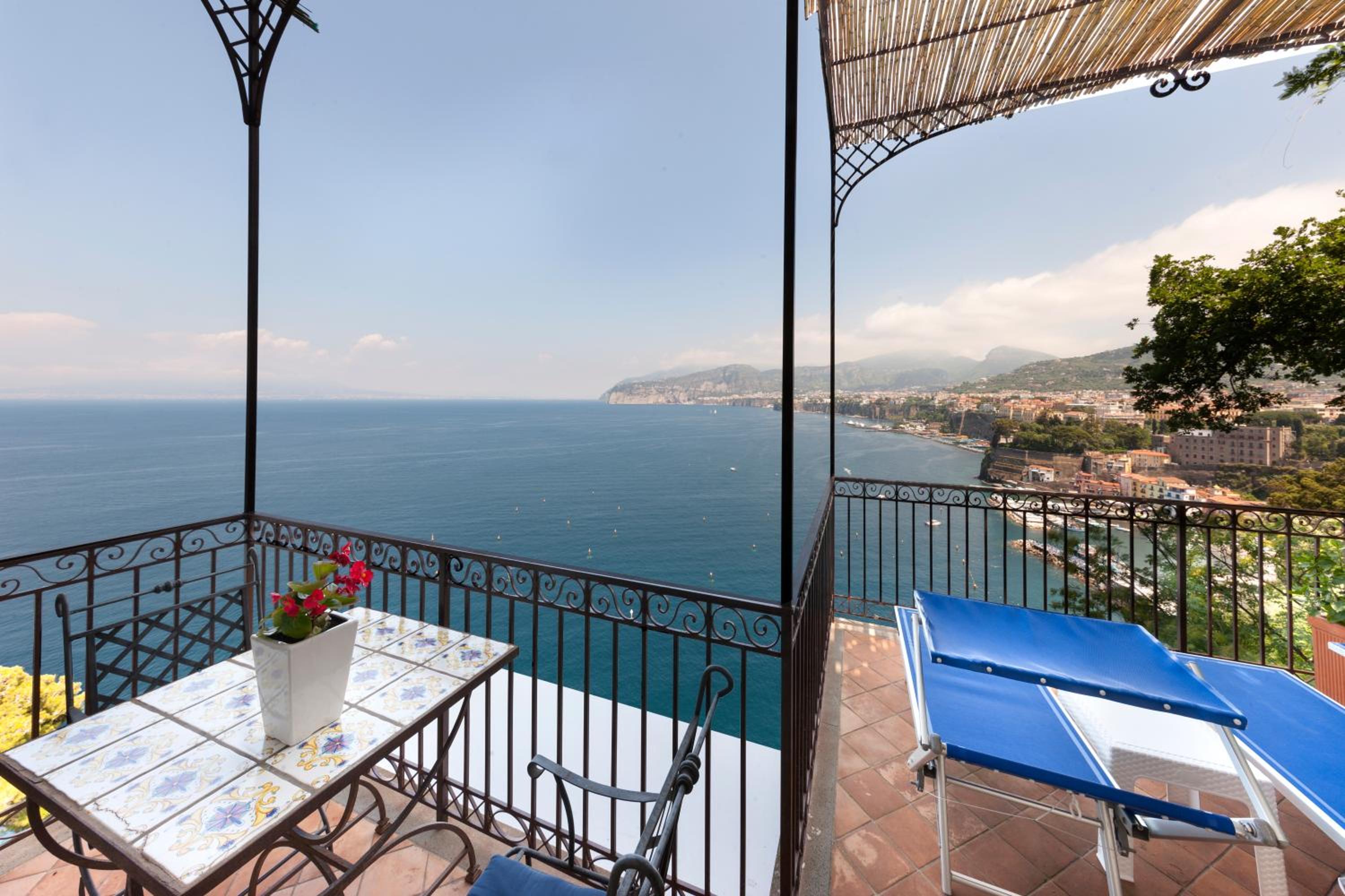 Junior Suite with Sea View - Photo 10