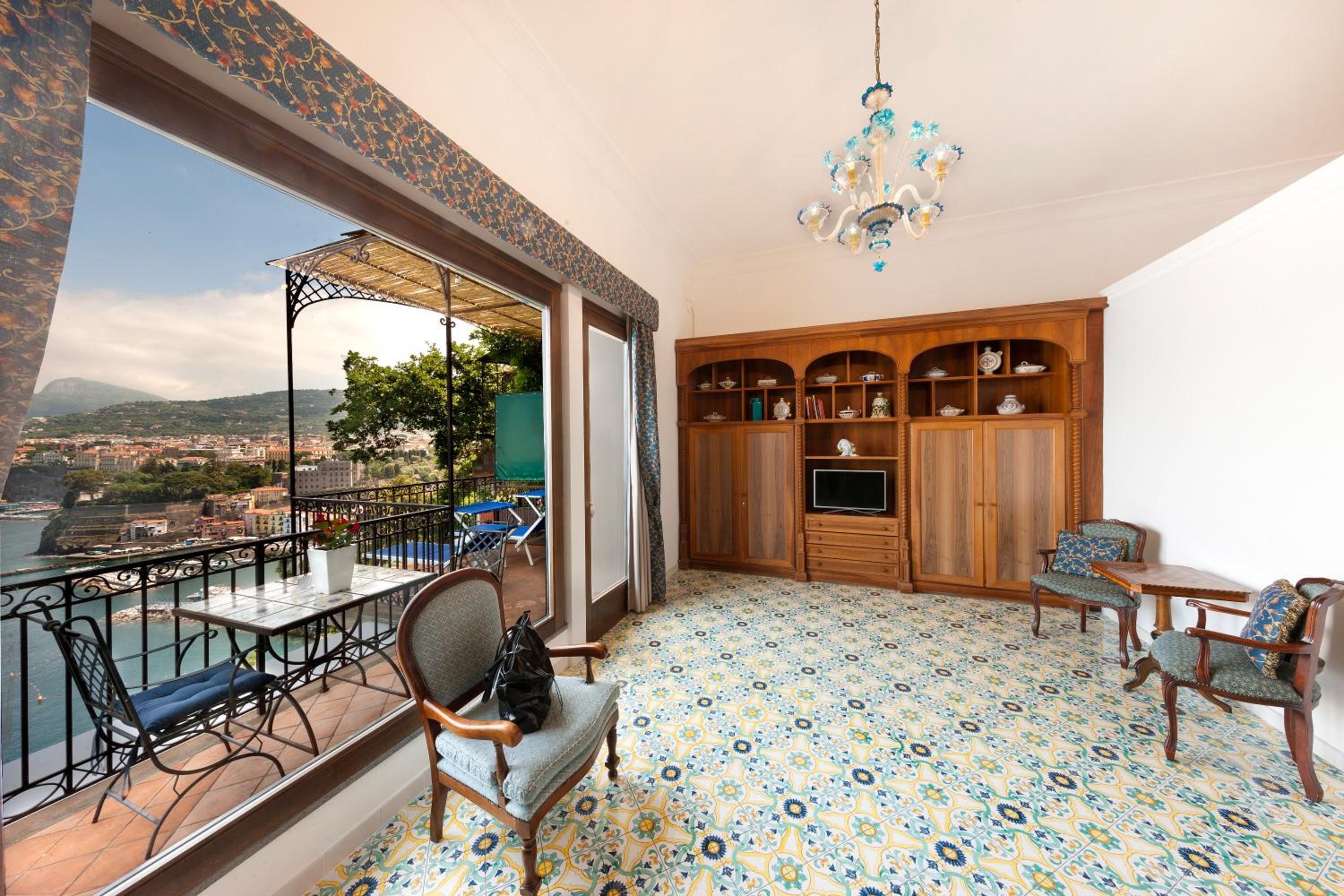 Junior Suite with Sea View - Photo 9