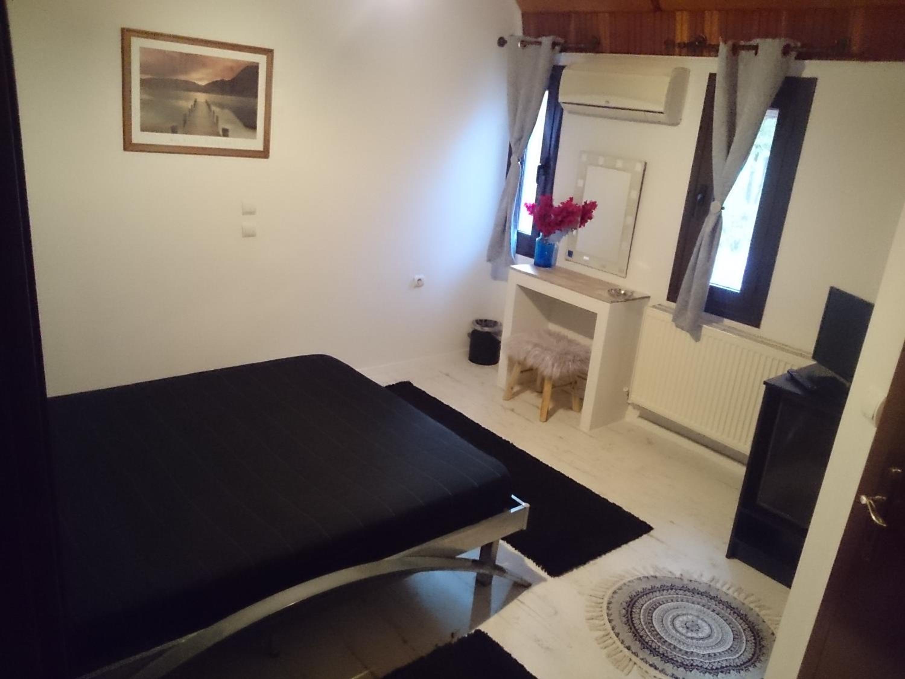 Double Room with Private Bathroom photo 3