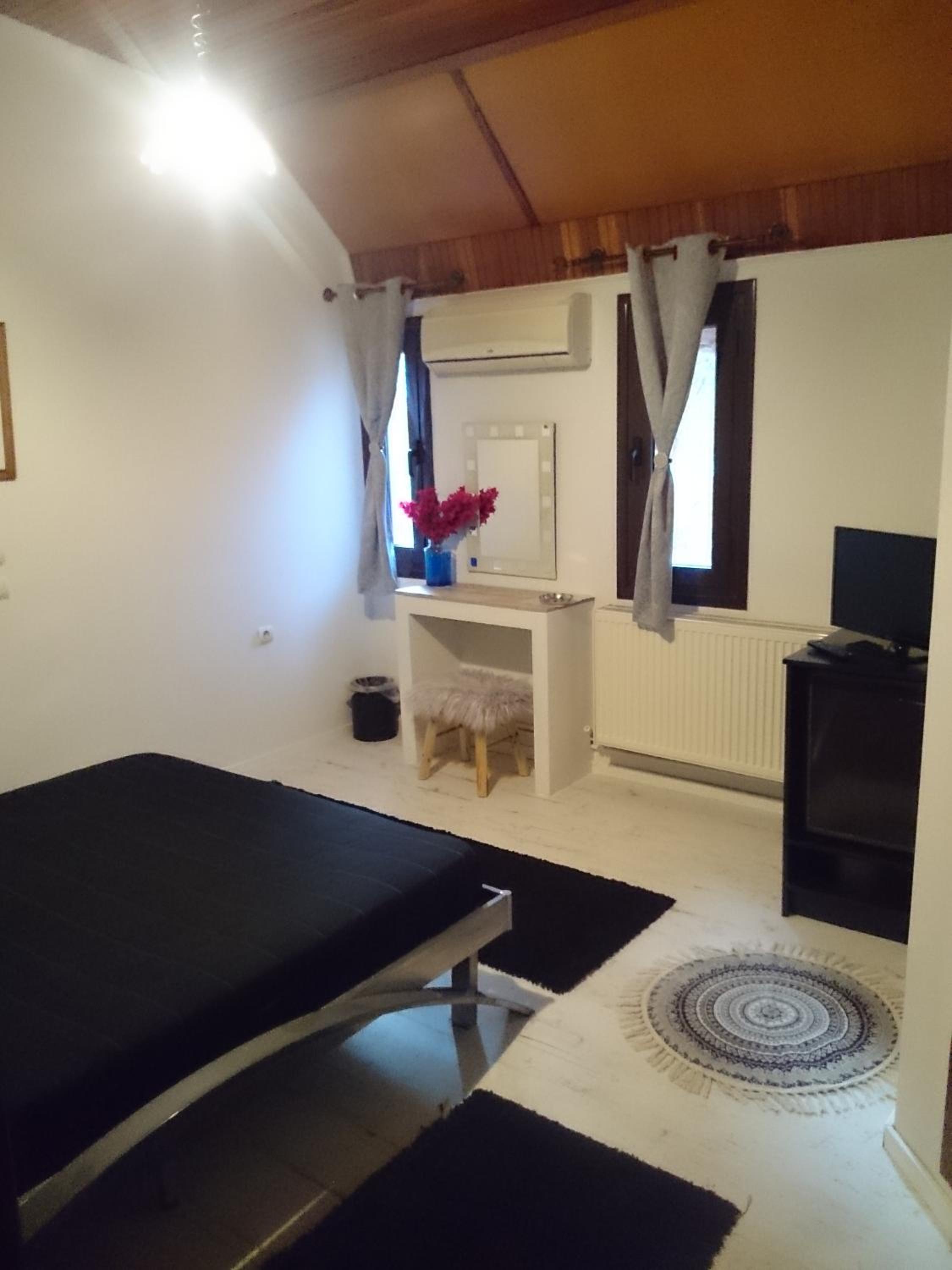 Double Room with Private Bathroom photo 1