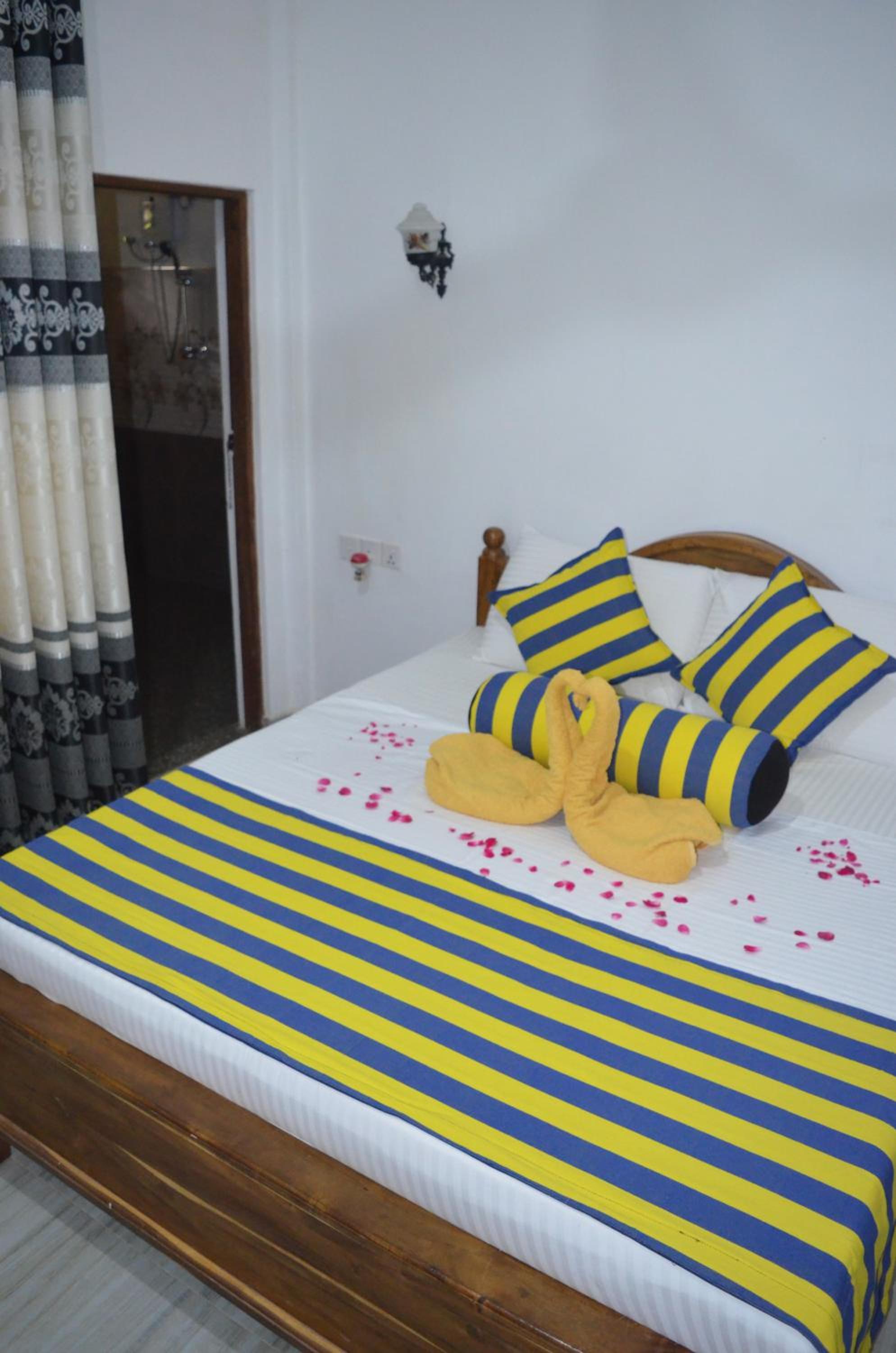 Budget Double Room photo 2