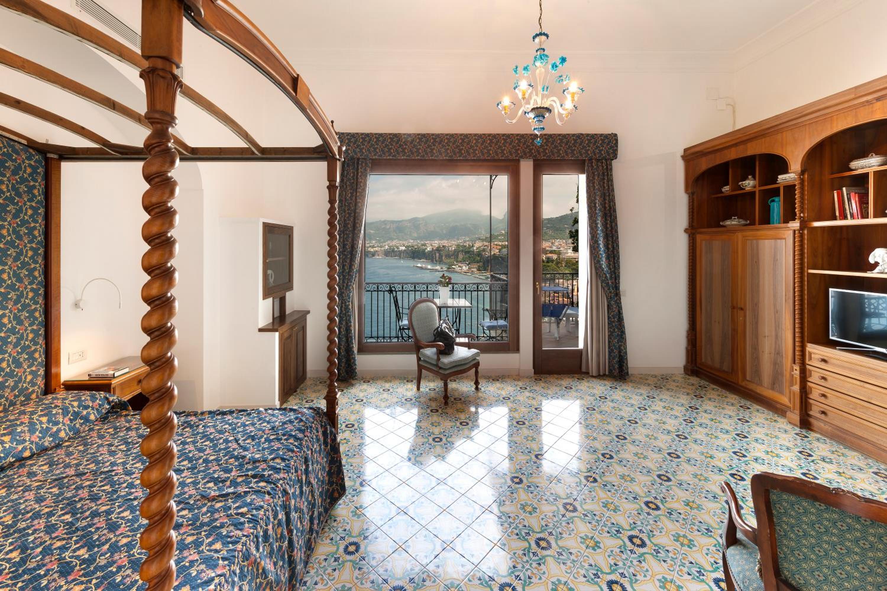 Junior Suite with Sea View - Photo 5