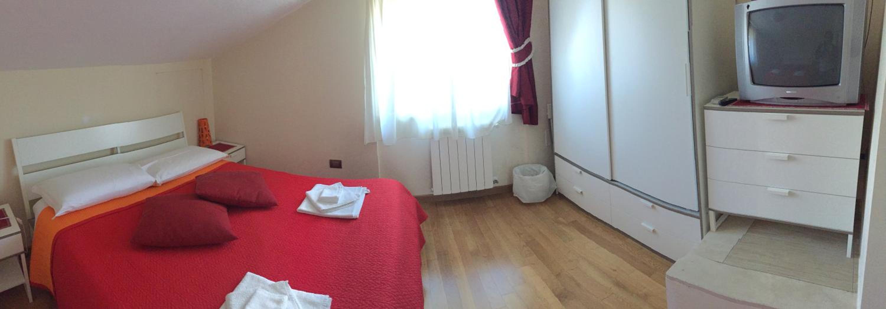Double Room with Shared Bathroom photo 1