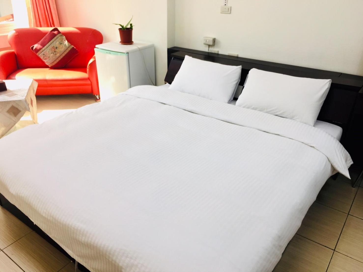 Large Double Room photo 3