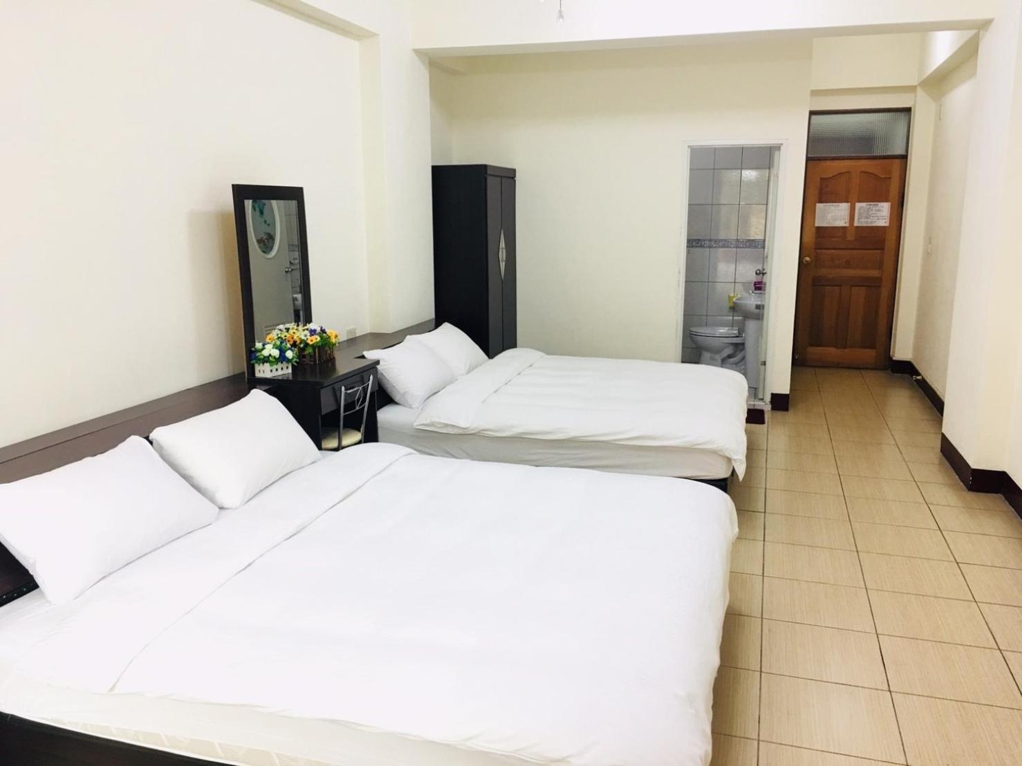 Quadruple Room with Bathroom photo 2