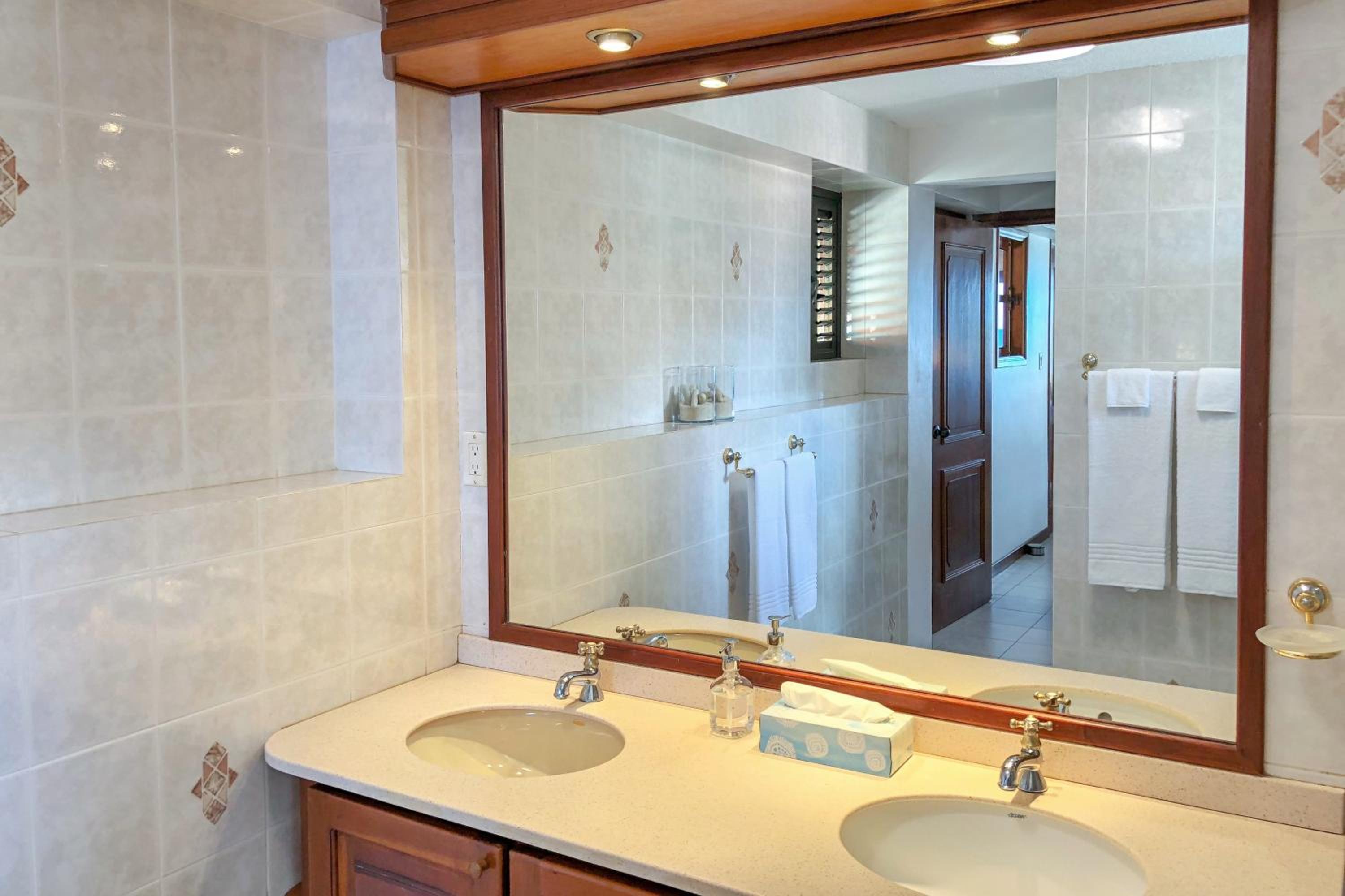 King Suite with Ocean View photo 3
