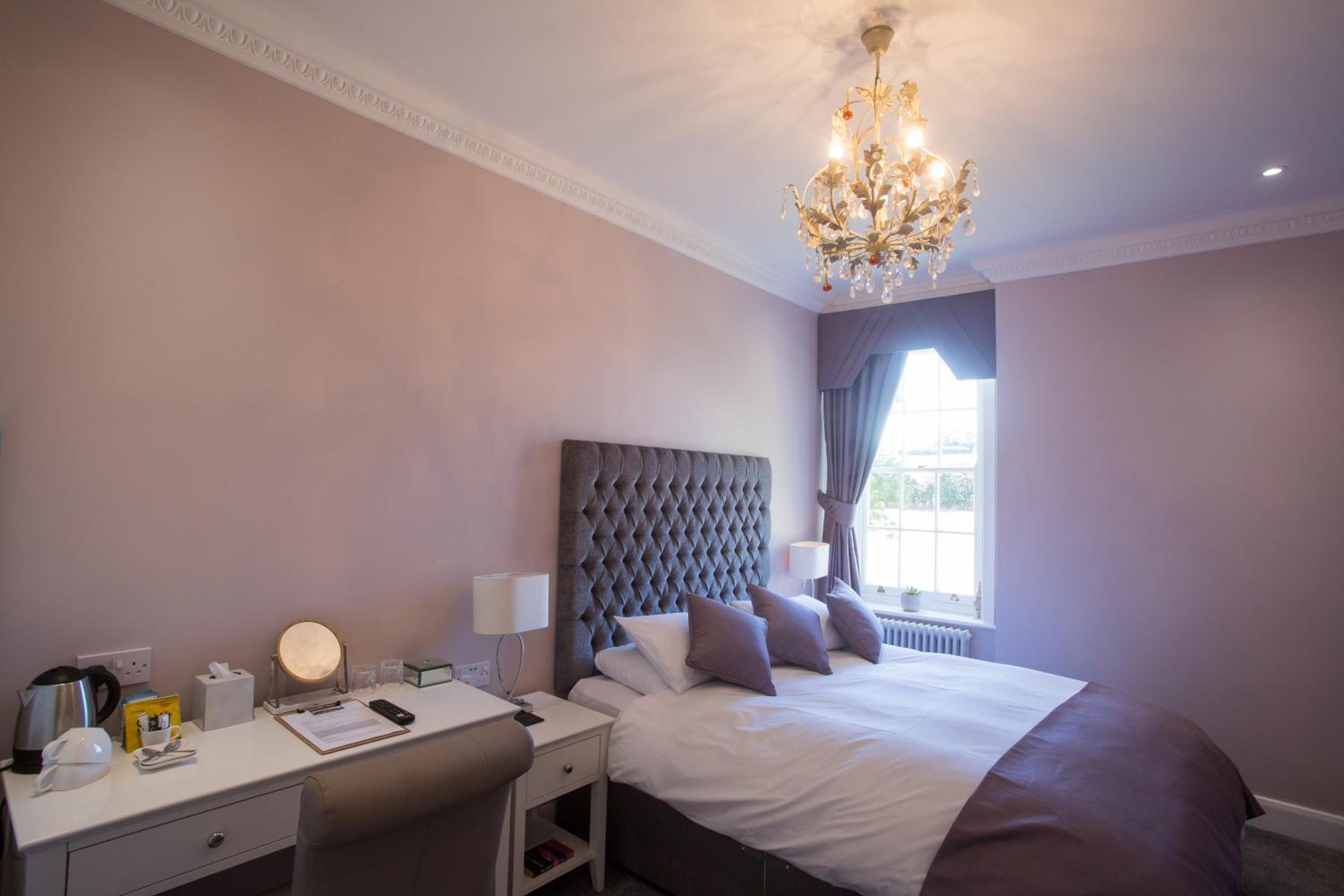 Deluxe Double Room - Photo 13