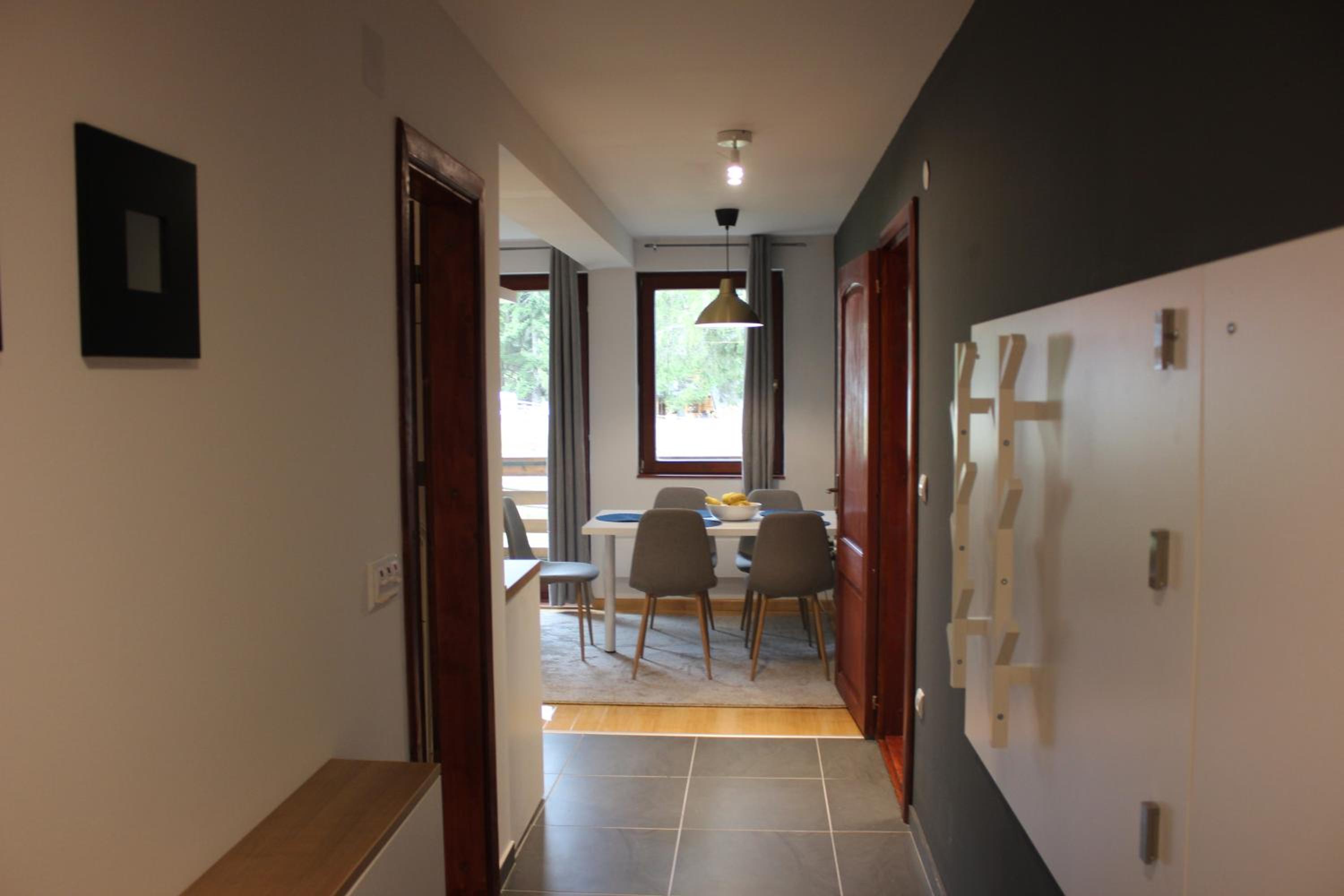 Apartment with Balcony - Photo 6