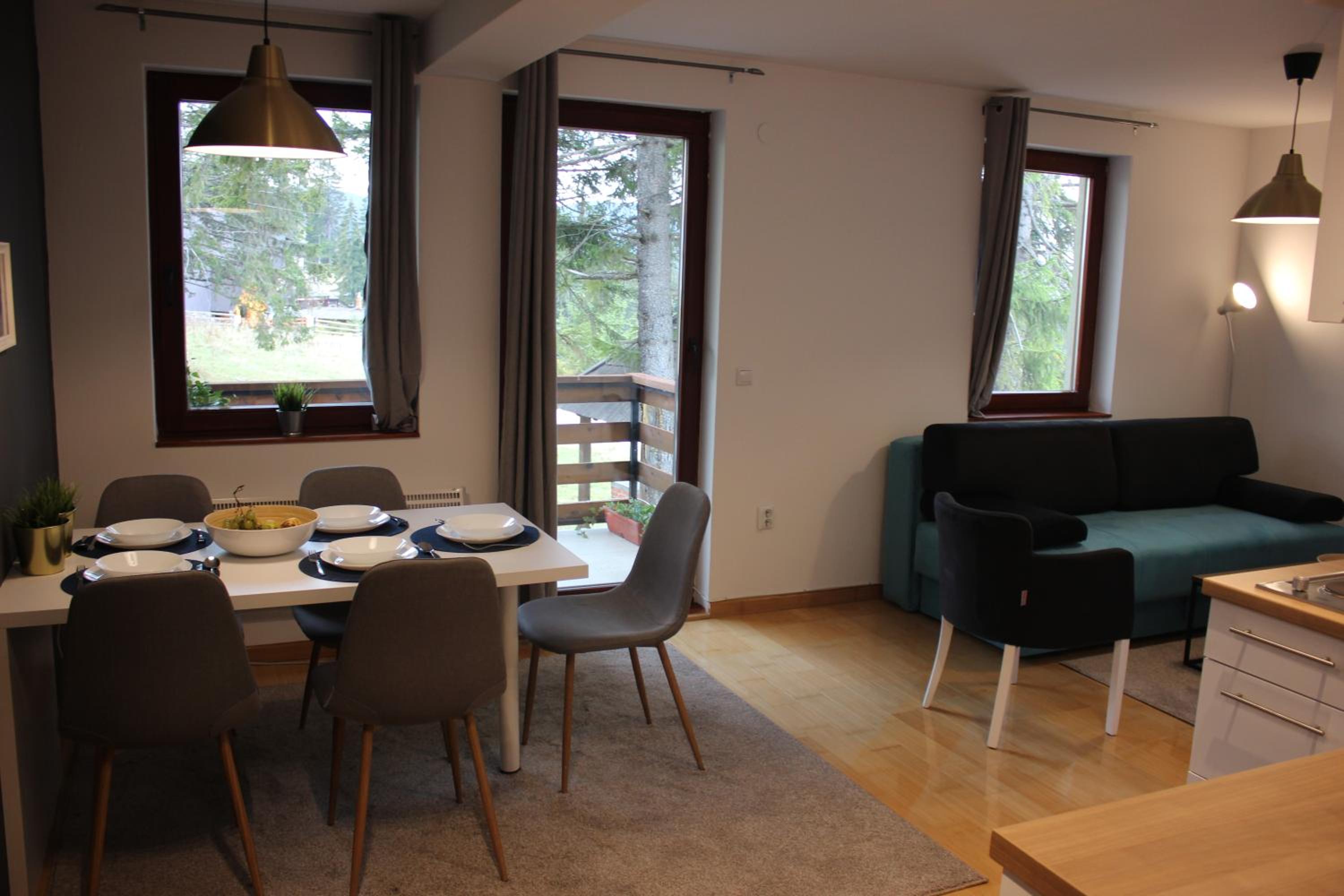 Apartment with Balcony - Photo 14