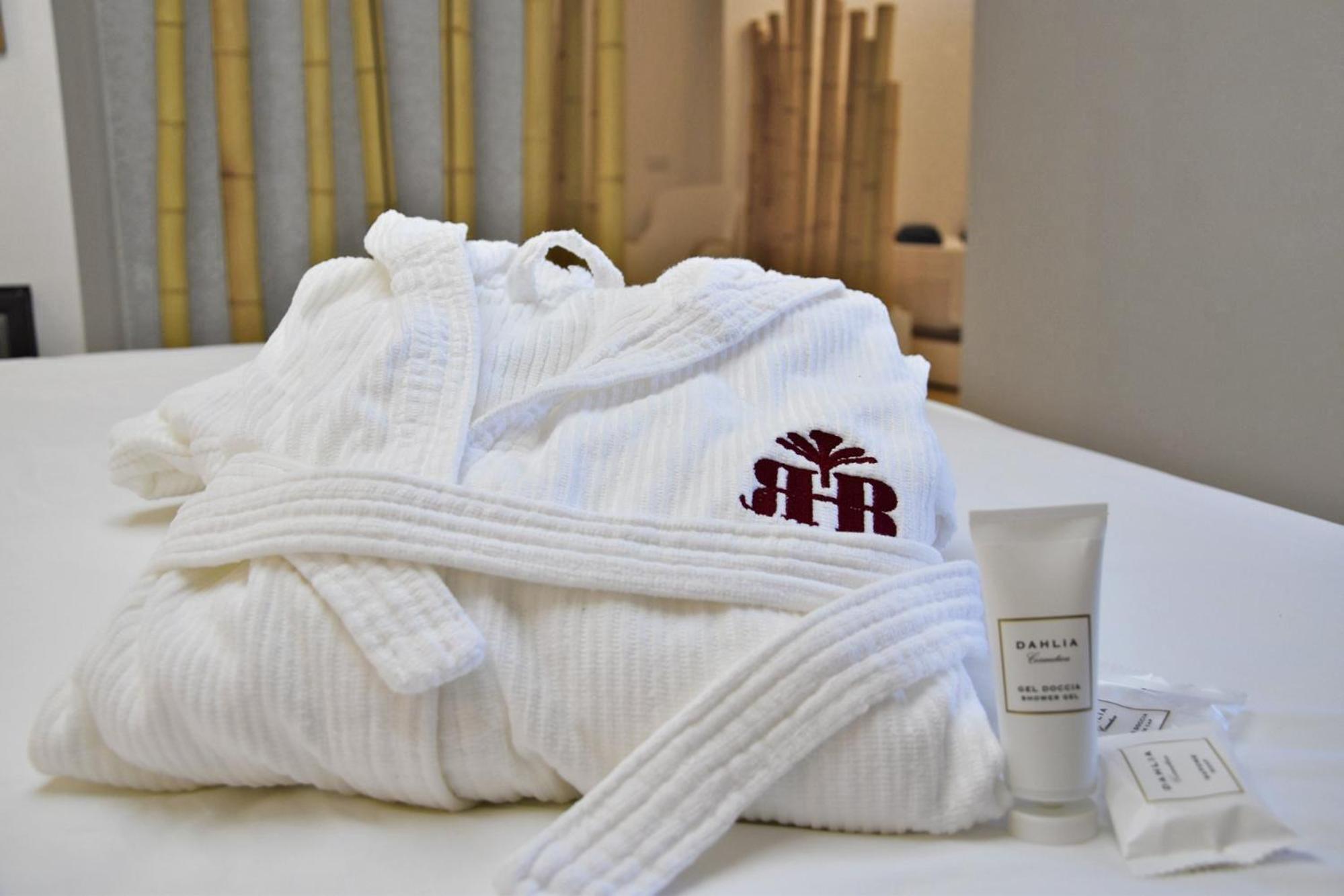 Suite - Photo 5