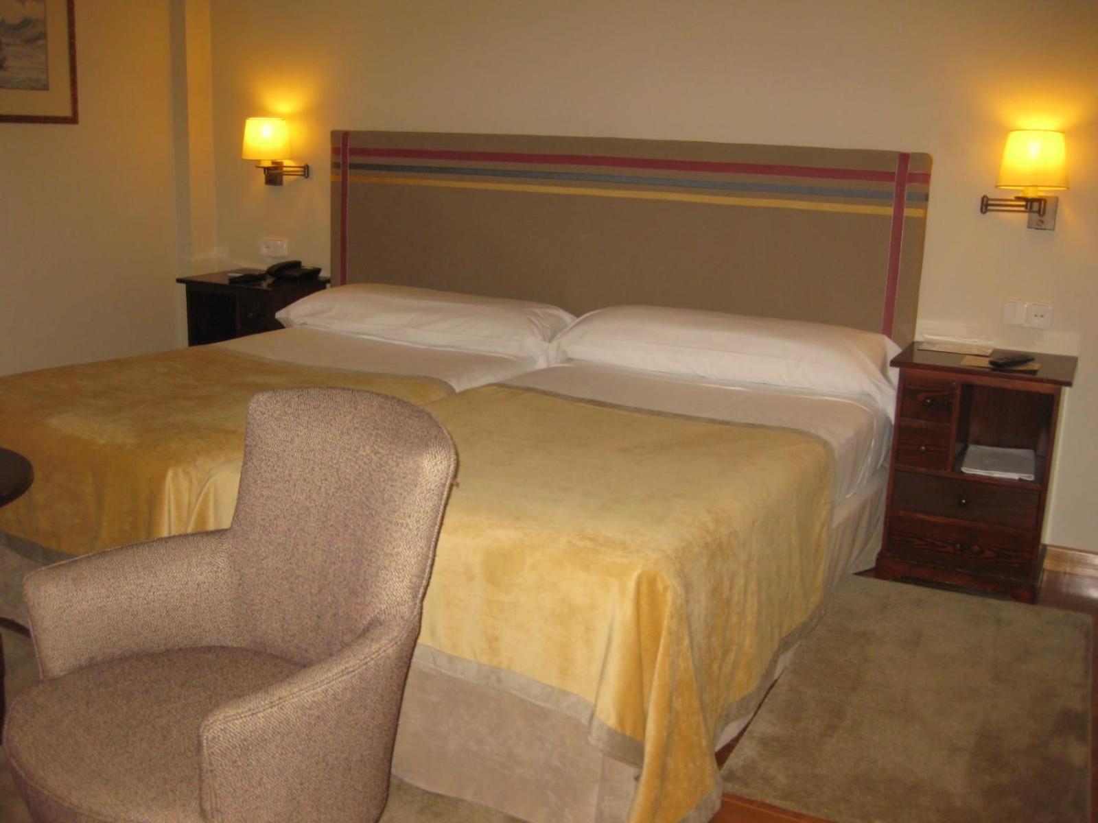 Standard Double Room - Photo 3