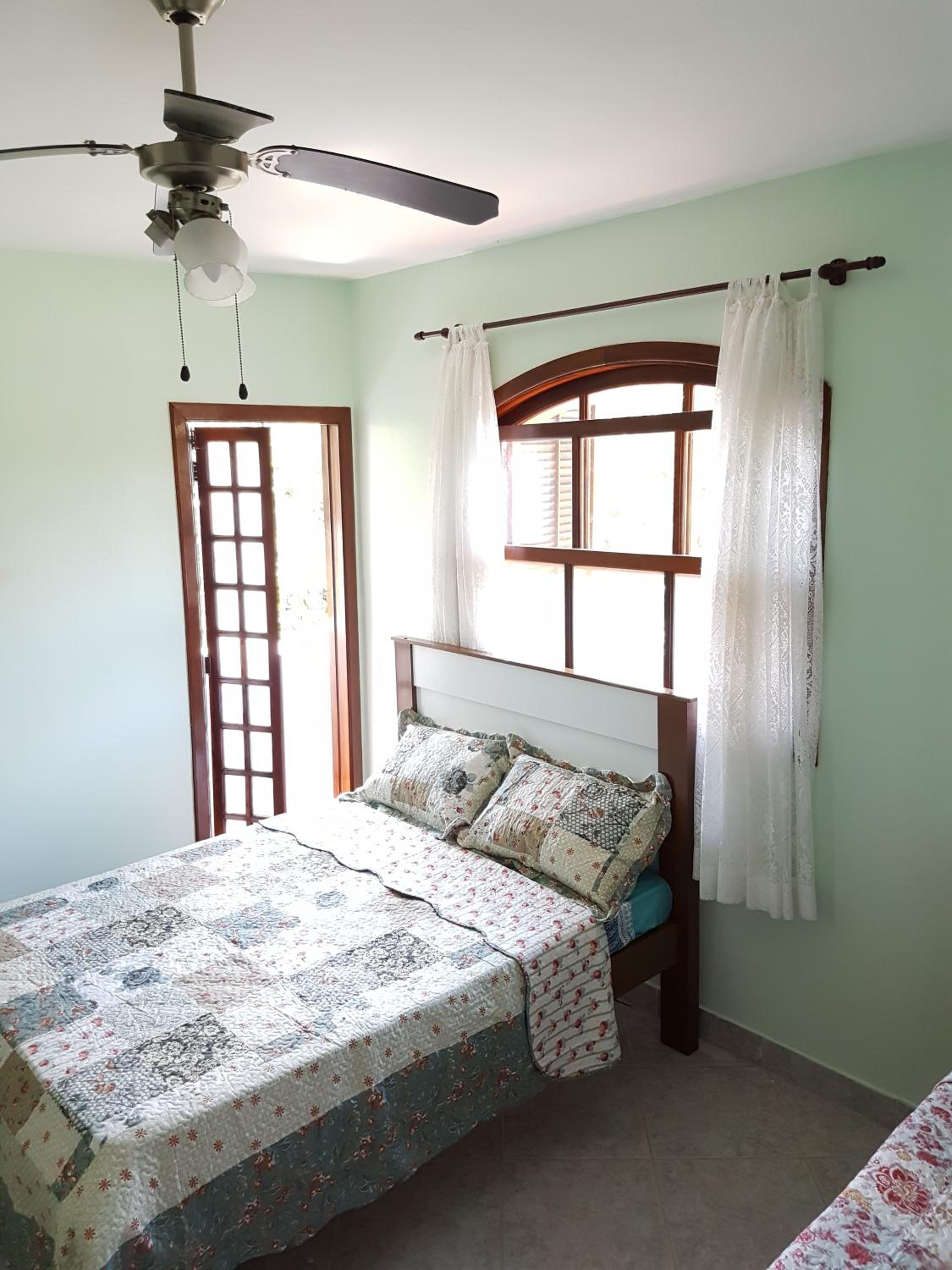 Three-Bedroom House photo 2
