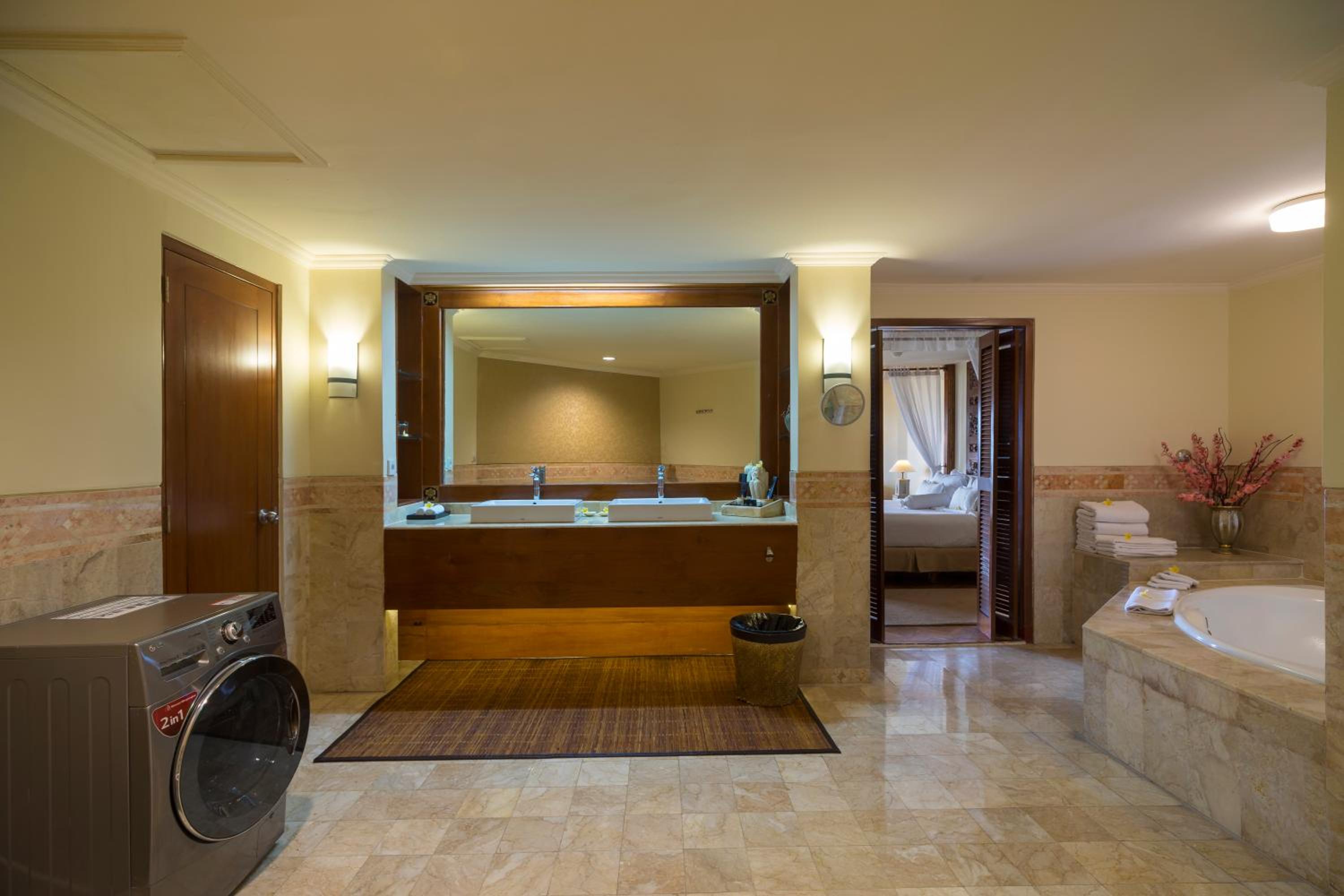 Two-Bedroom Apartment - Photo 3