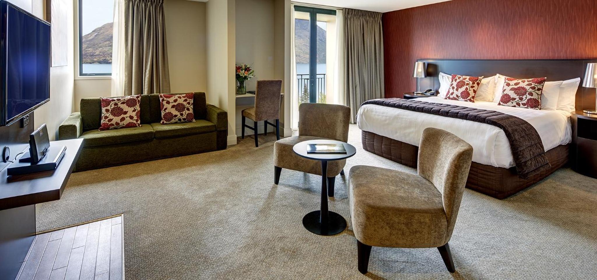 Studio Apartment - Photo 1