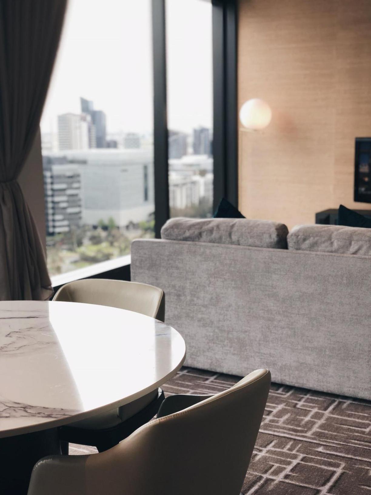 Two-Bedroom Bay View Suite thumbnail 5