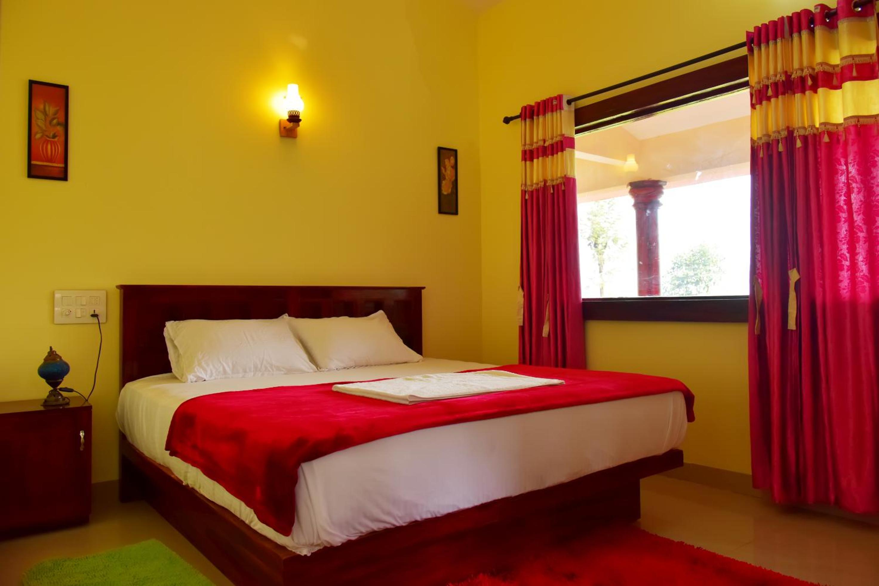 King Suite with Balcony photo 1