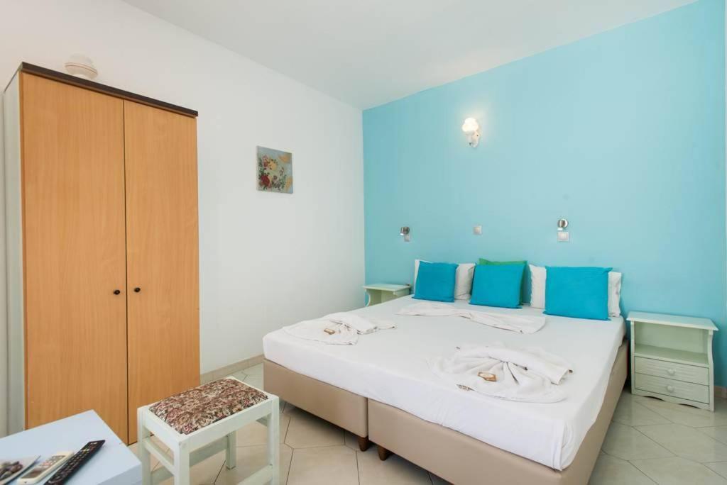 Economy Double Or Twin Room With French Balcony photo 1