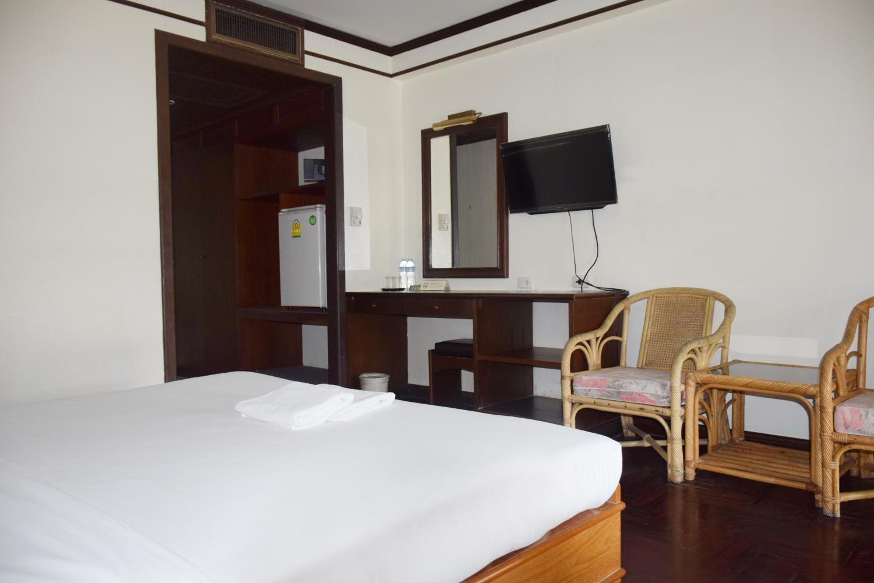 Double Room with Balcony - Photo 2