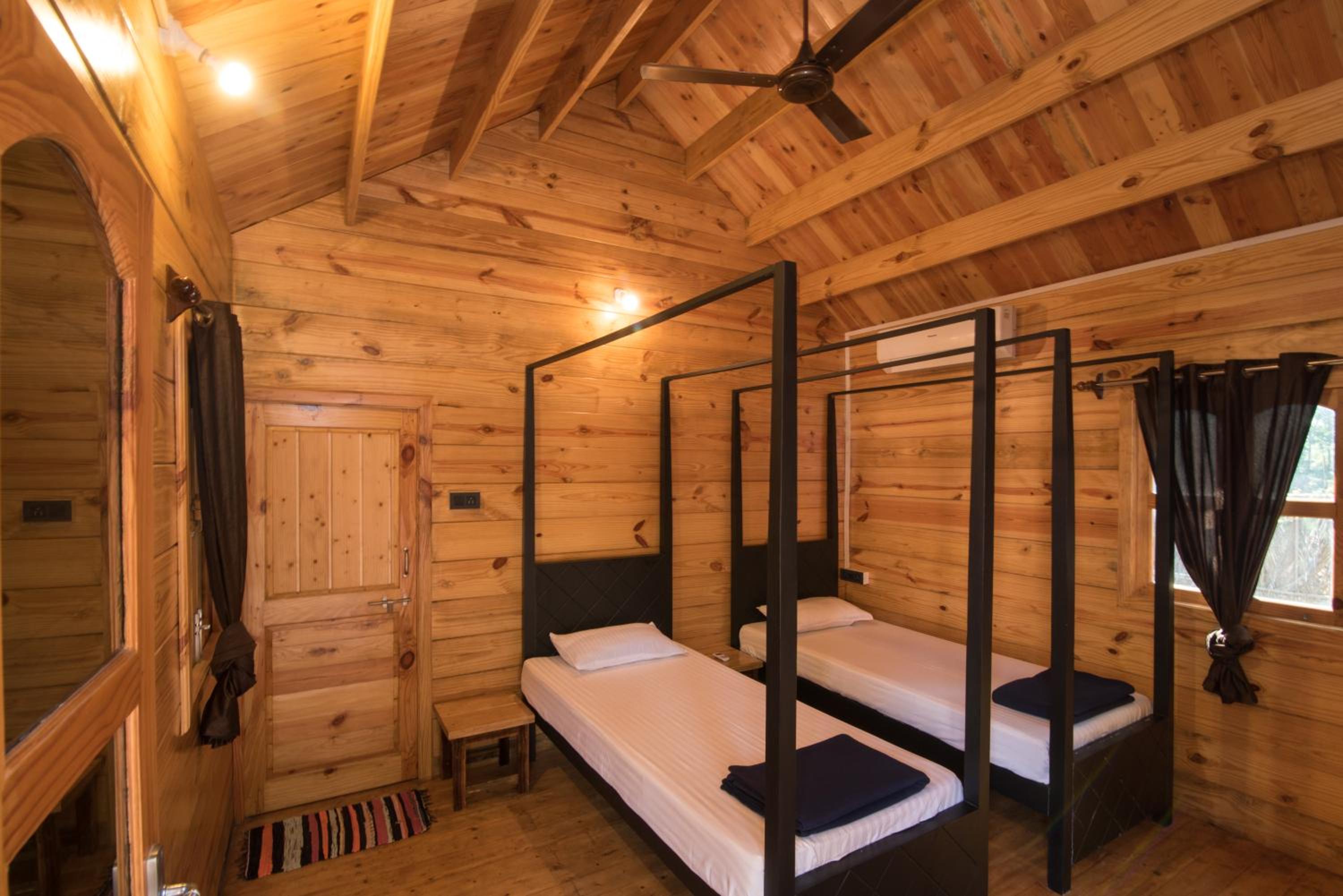 Deluxe Cottage photo 1