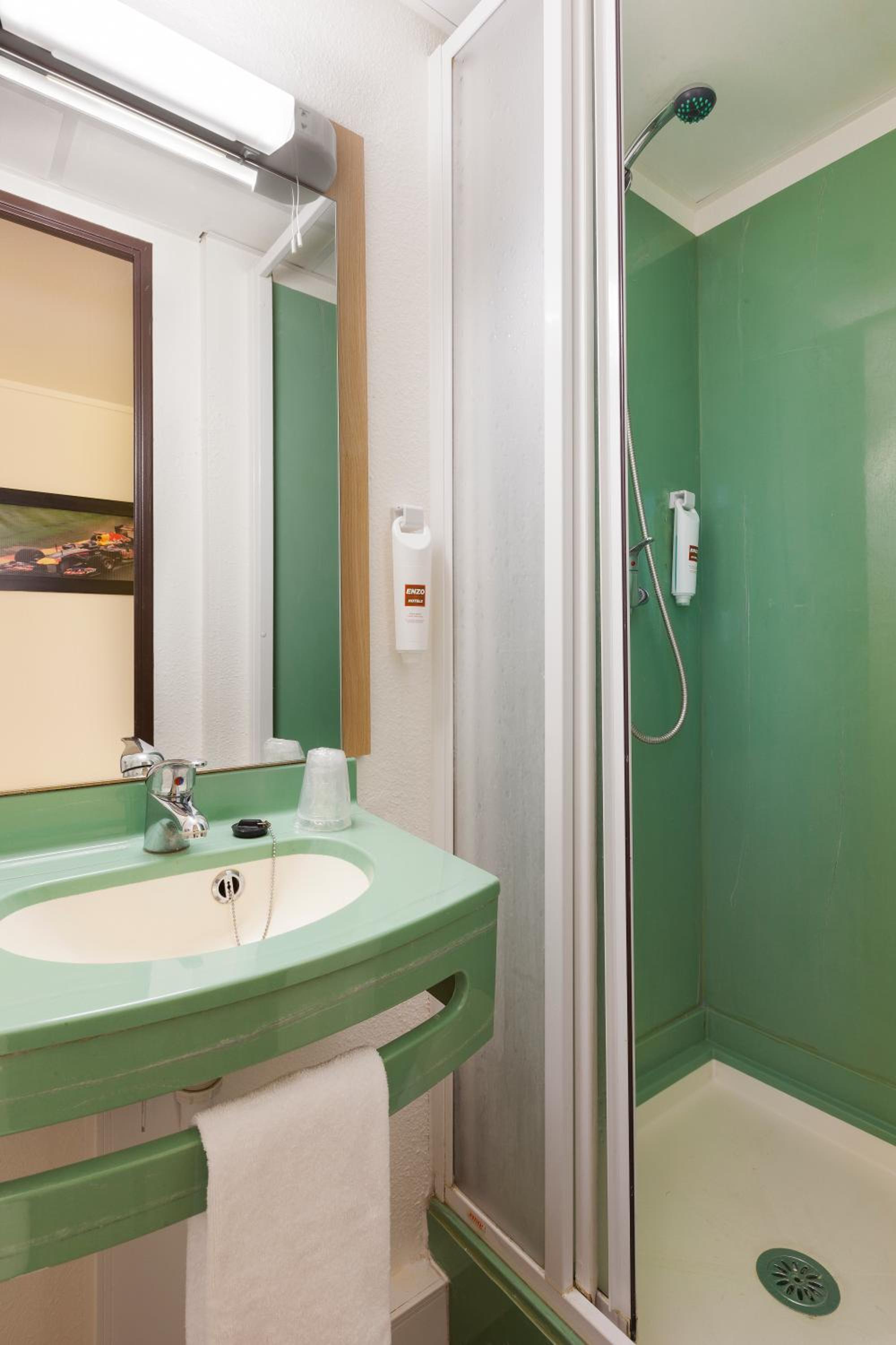 Double Room - Photo 5