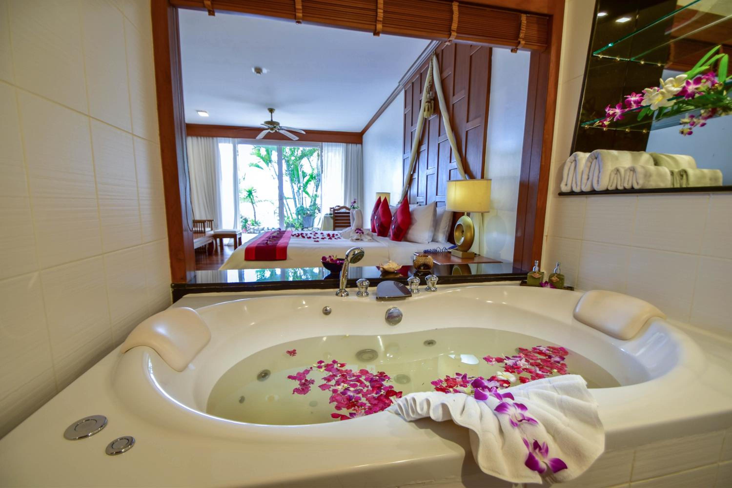 Deluxe Room (Size 50 Sqm.) - Photo 9