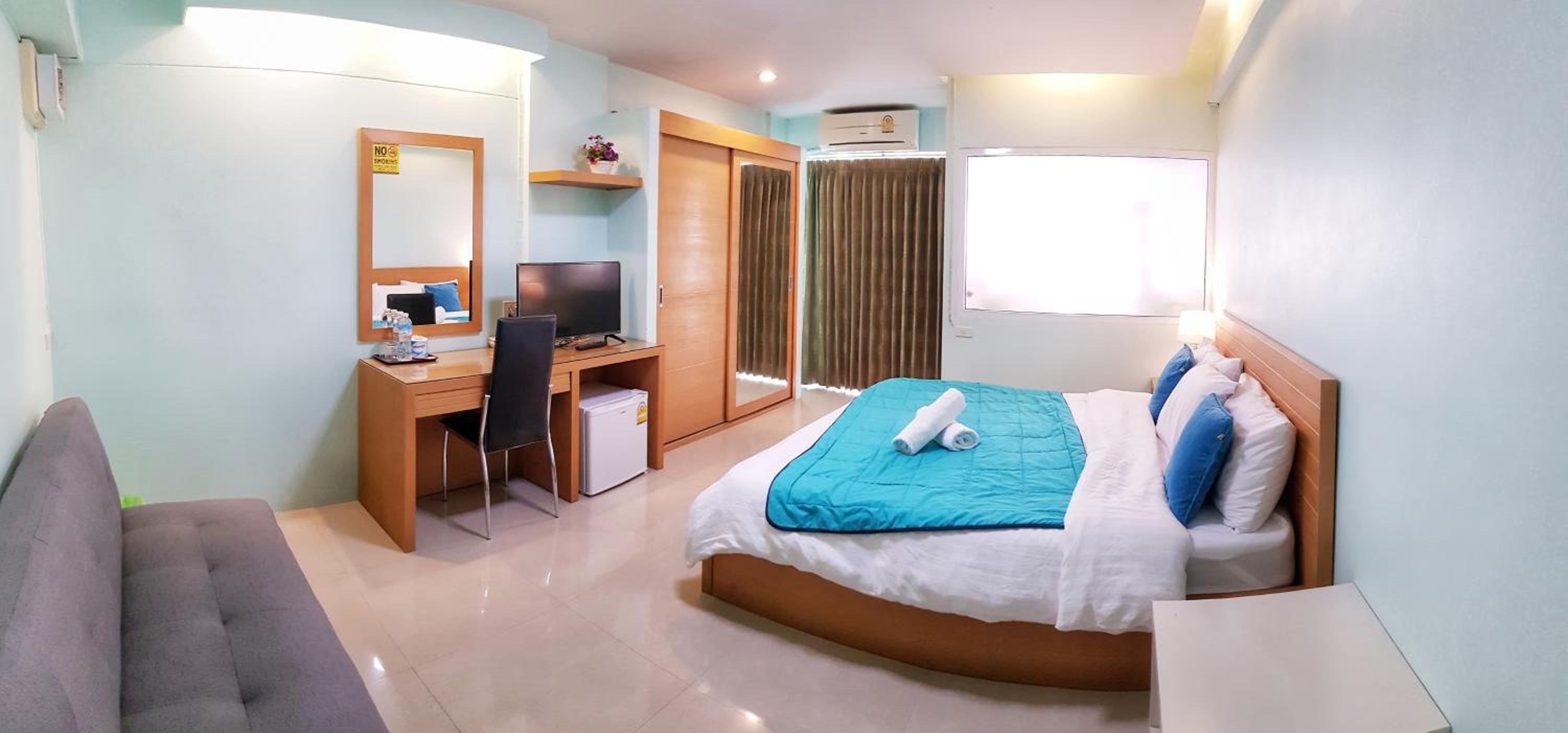 Deluxe Double Room With Balcony photo 3