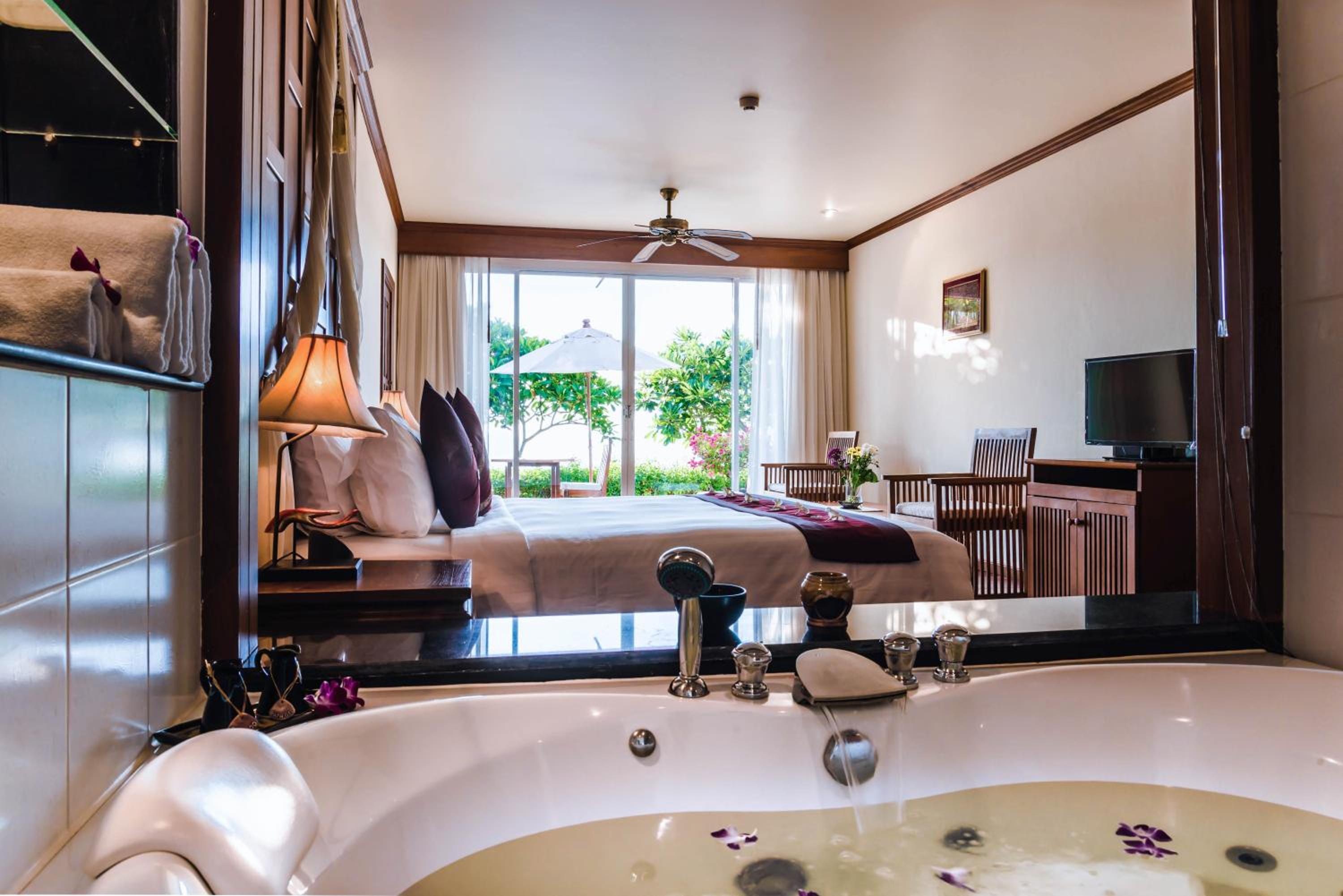 Premium Ocean Room with Pool Access (Size 50 Sqm.) - Photo 1