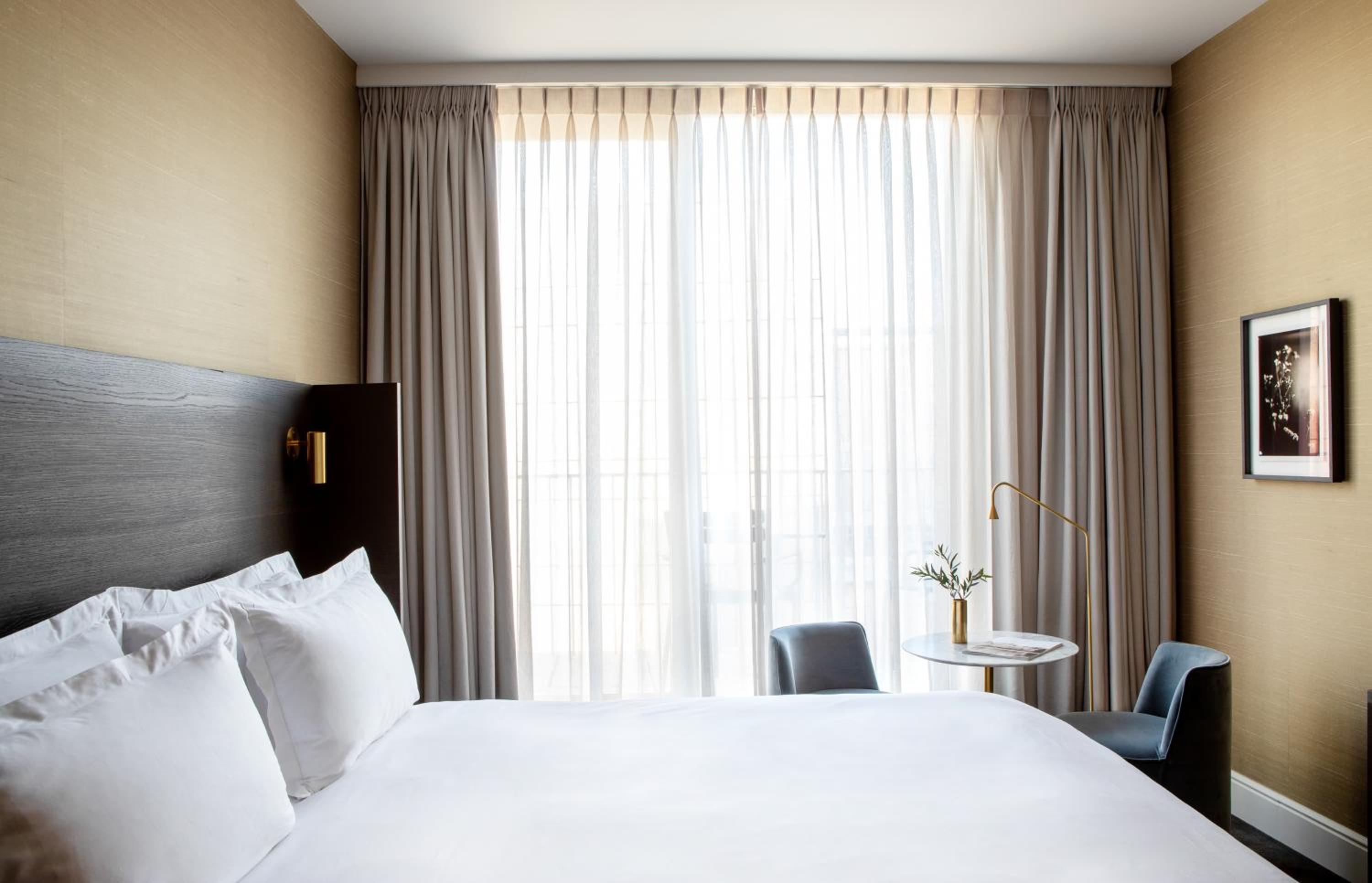 Luxury Room - Middle
