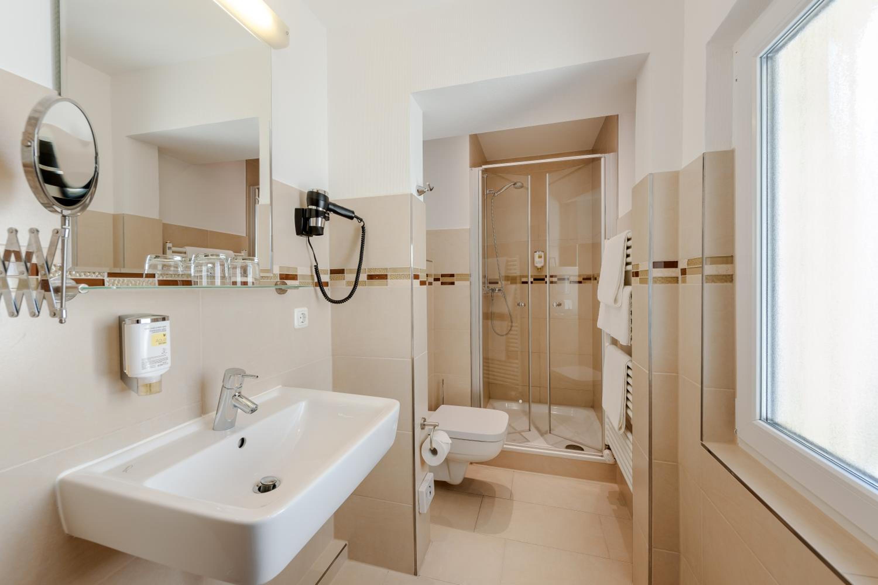 Classic Double Room - Photo 6