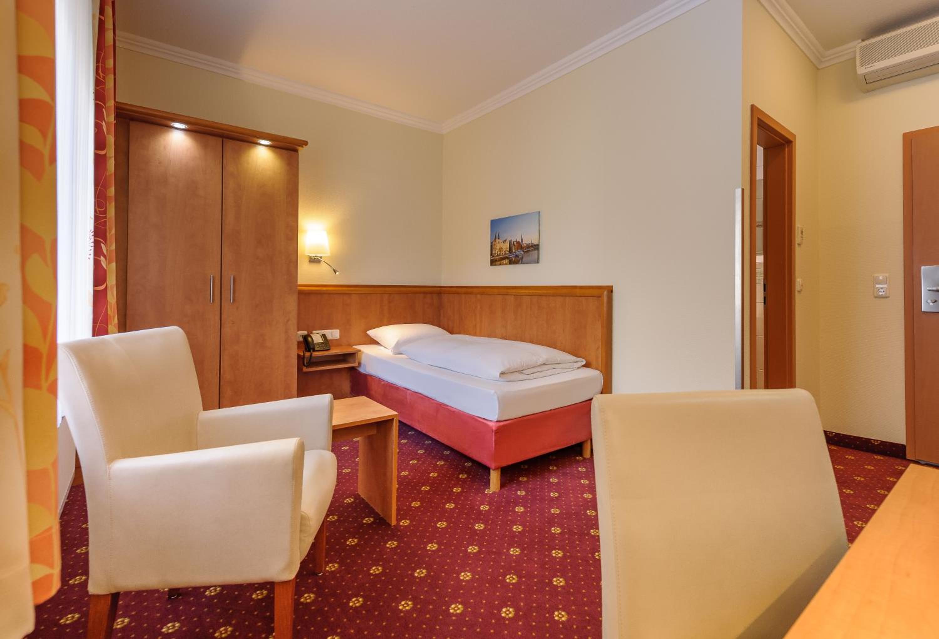 Classic Single Room