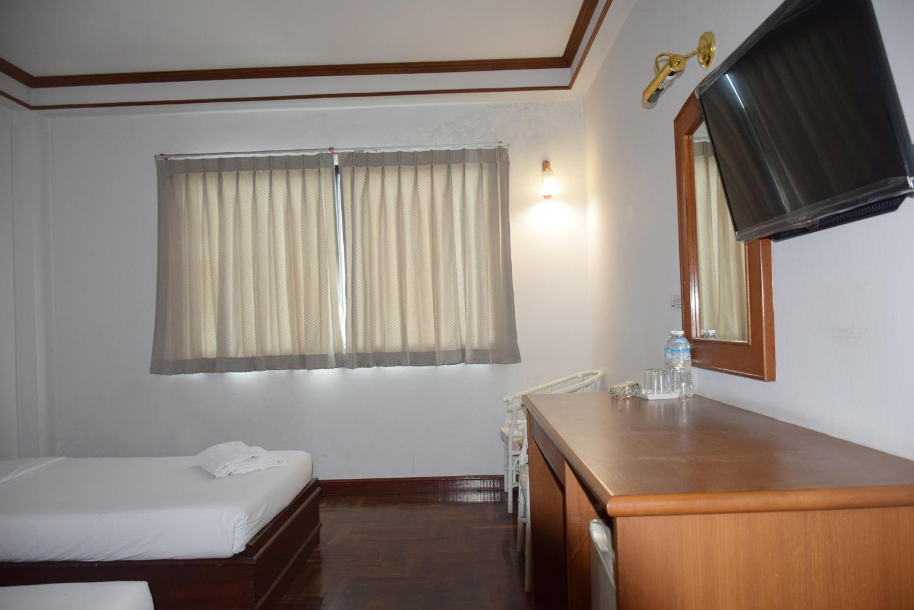 Standard Twin Room Without Balcony - Photo 4