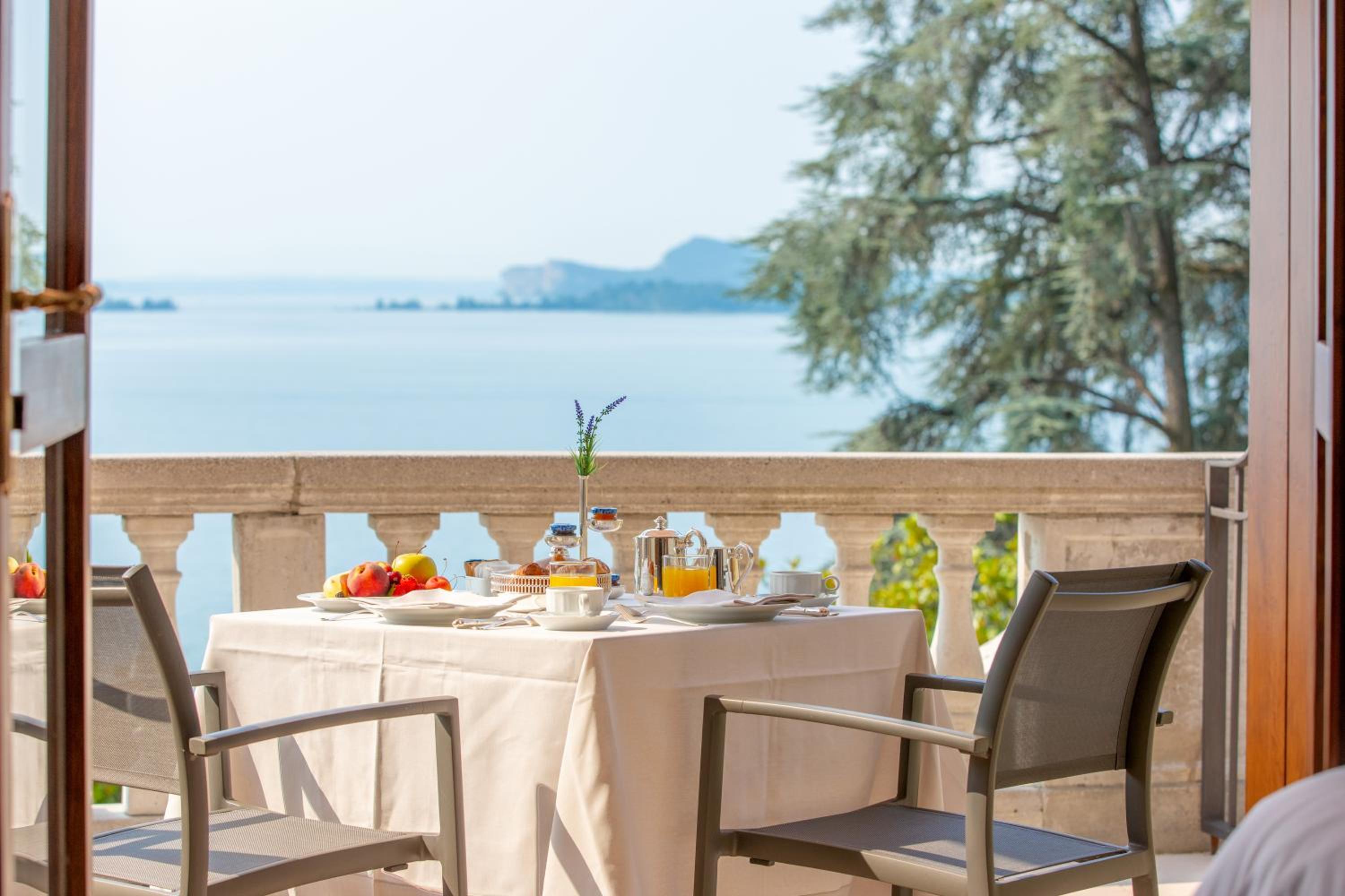 Superior Double Room with Terrace and Lake View - Photo 7