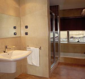 Suite - Photo 5