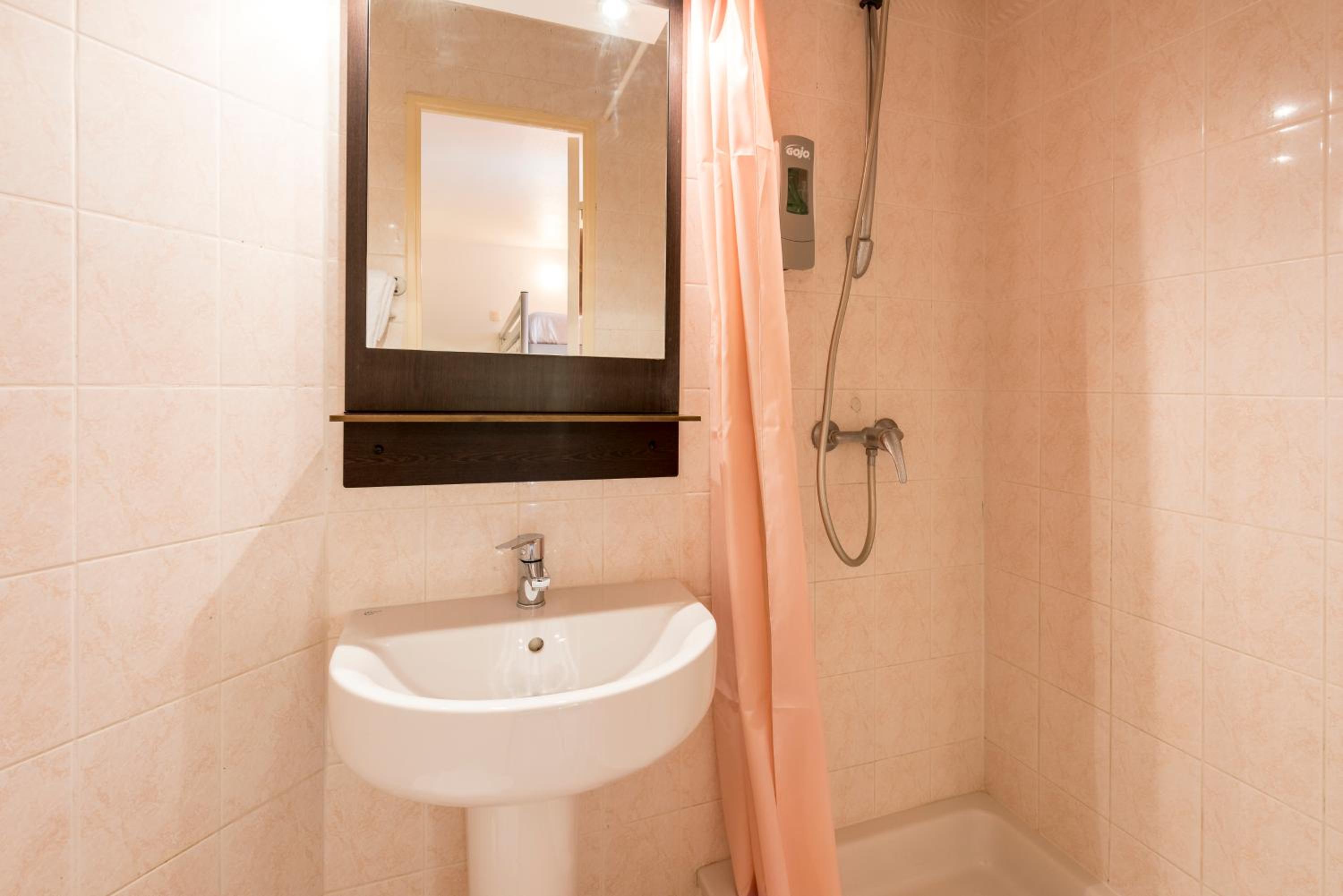 Double Room - Photo 4
