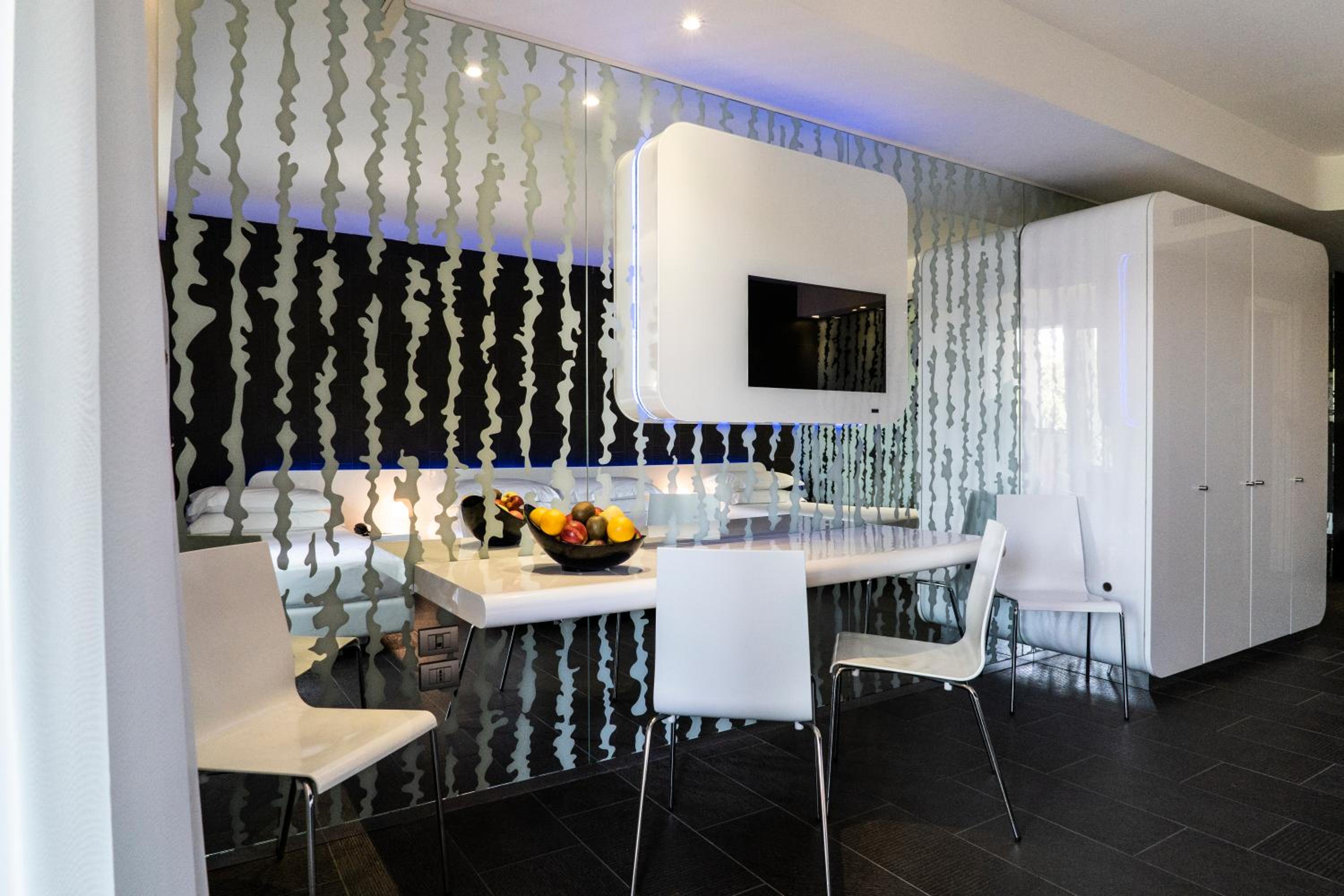 Quadruple Room with Balcony photo 2