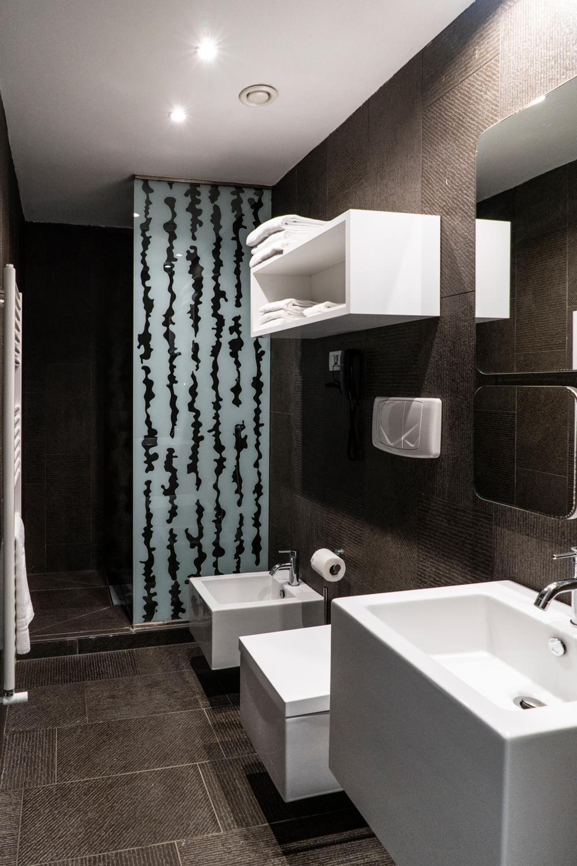 Triple Room with Balcony - Photo 2